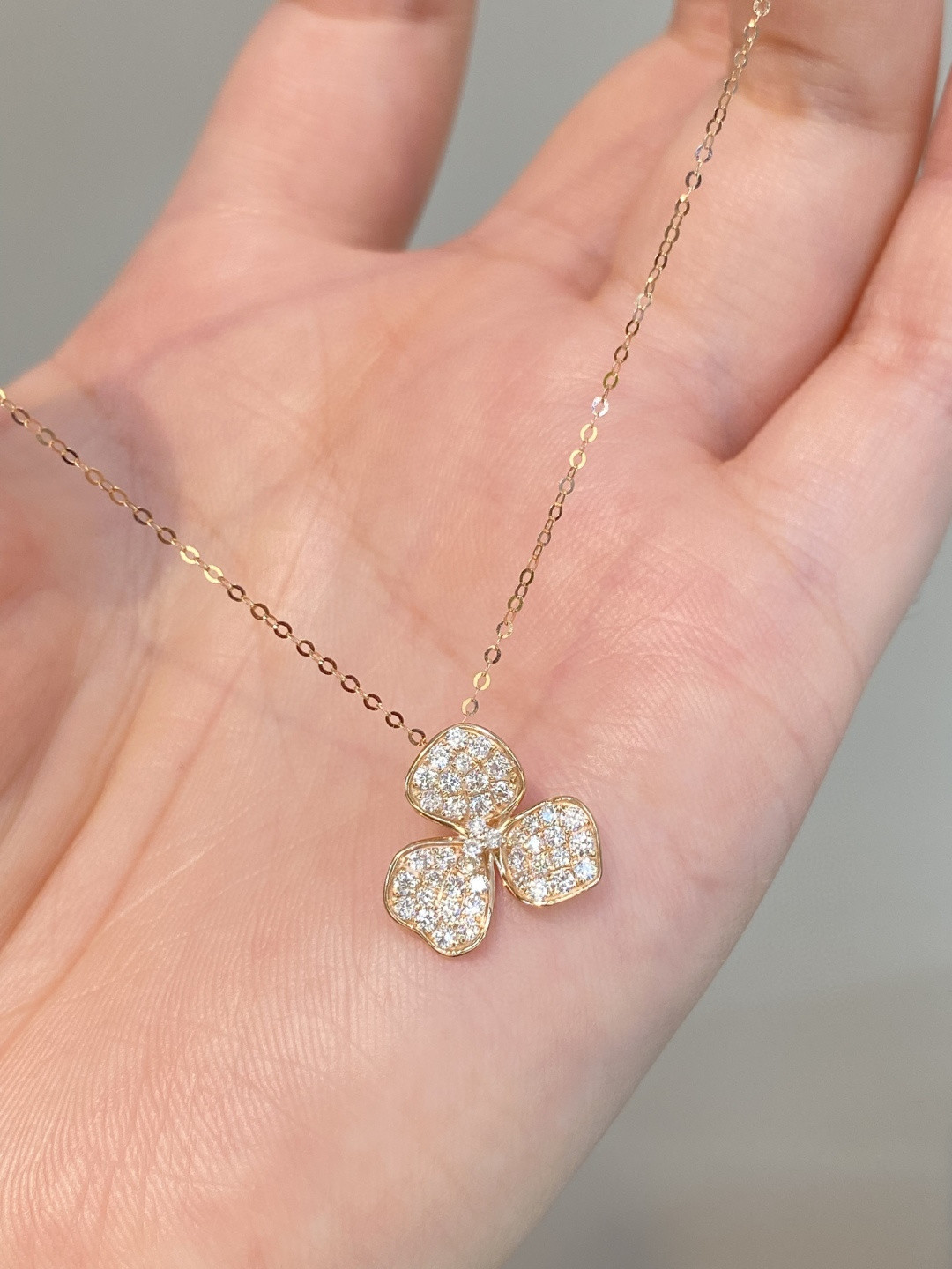 18K Diamond Pendant 