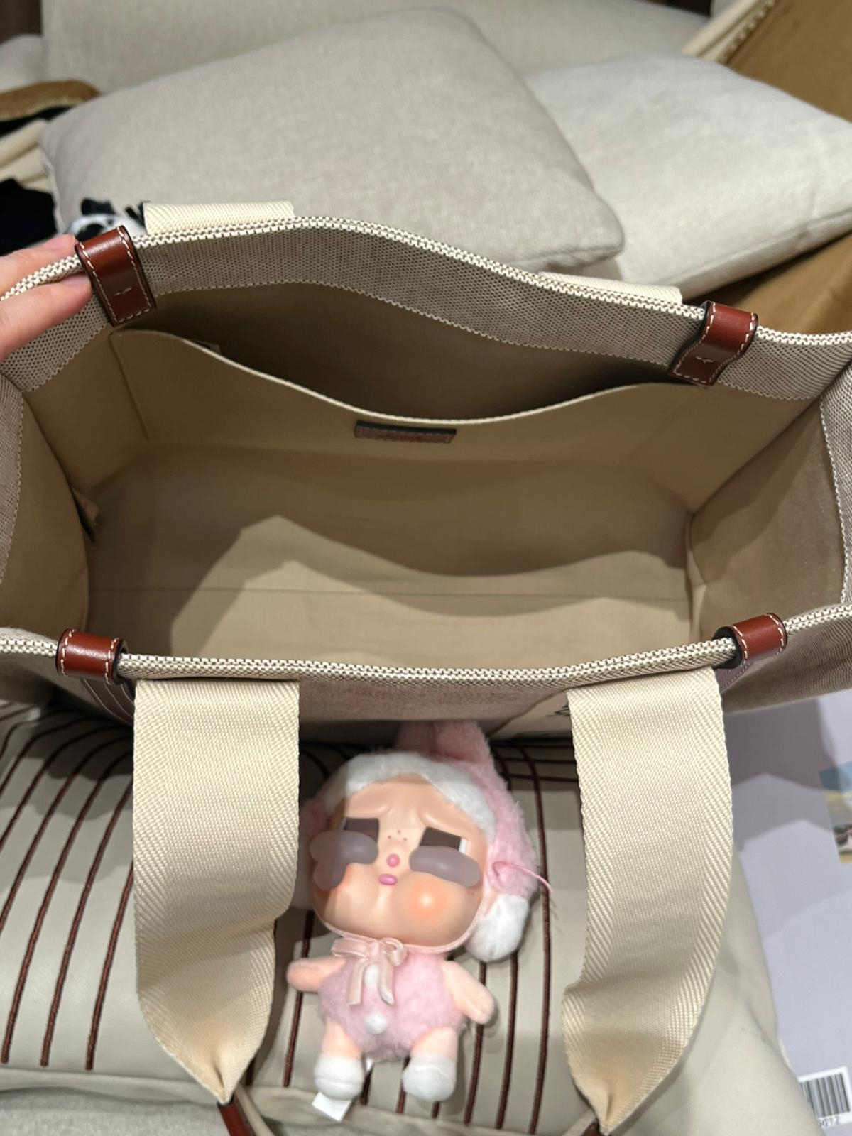 Chloe woody medium  100%Authentic,98%new ✅Dust bag