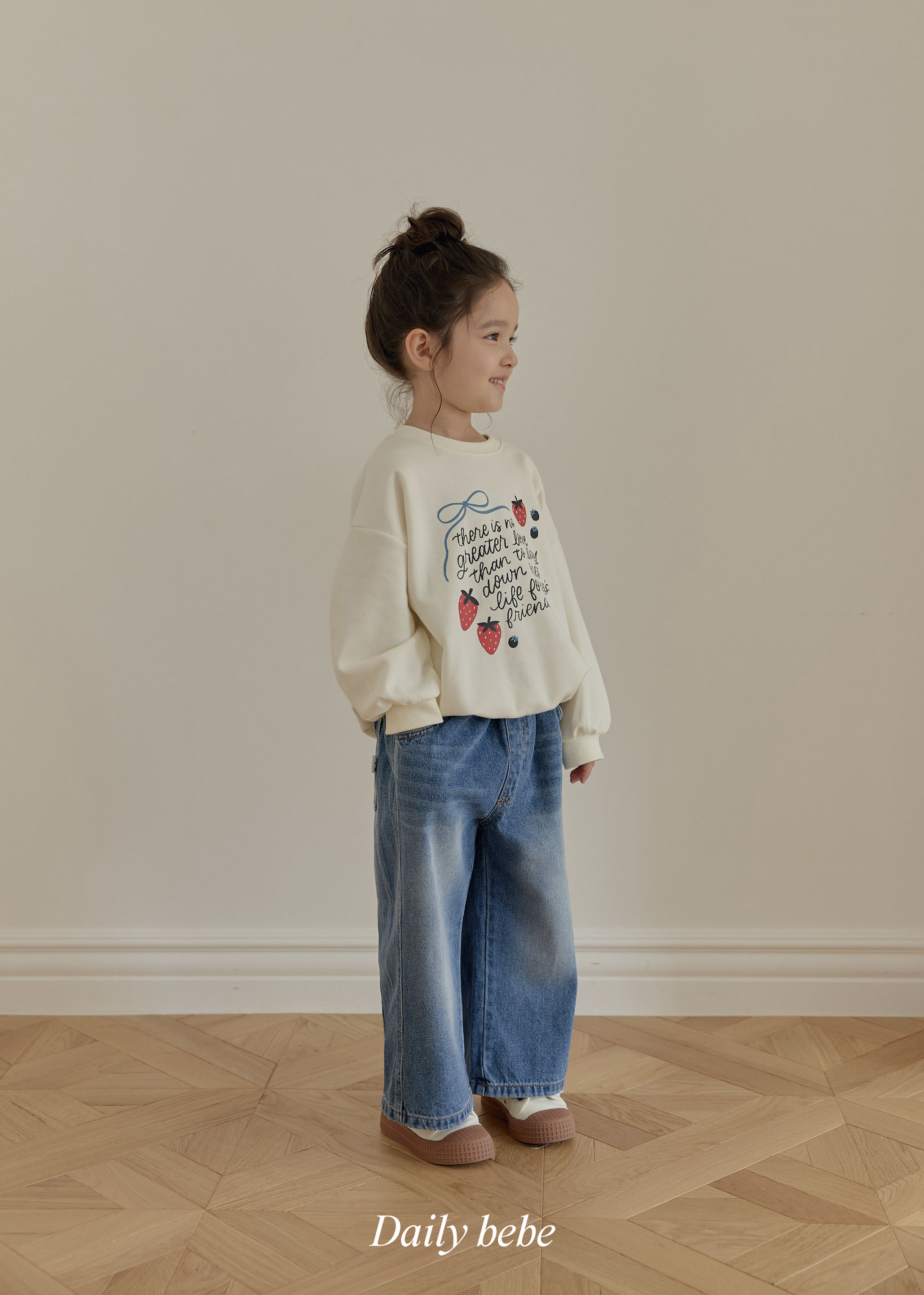 Dailybebe | Strawberry Ribbon Sweatshirt