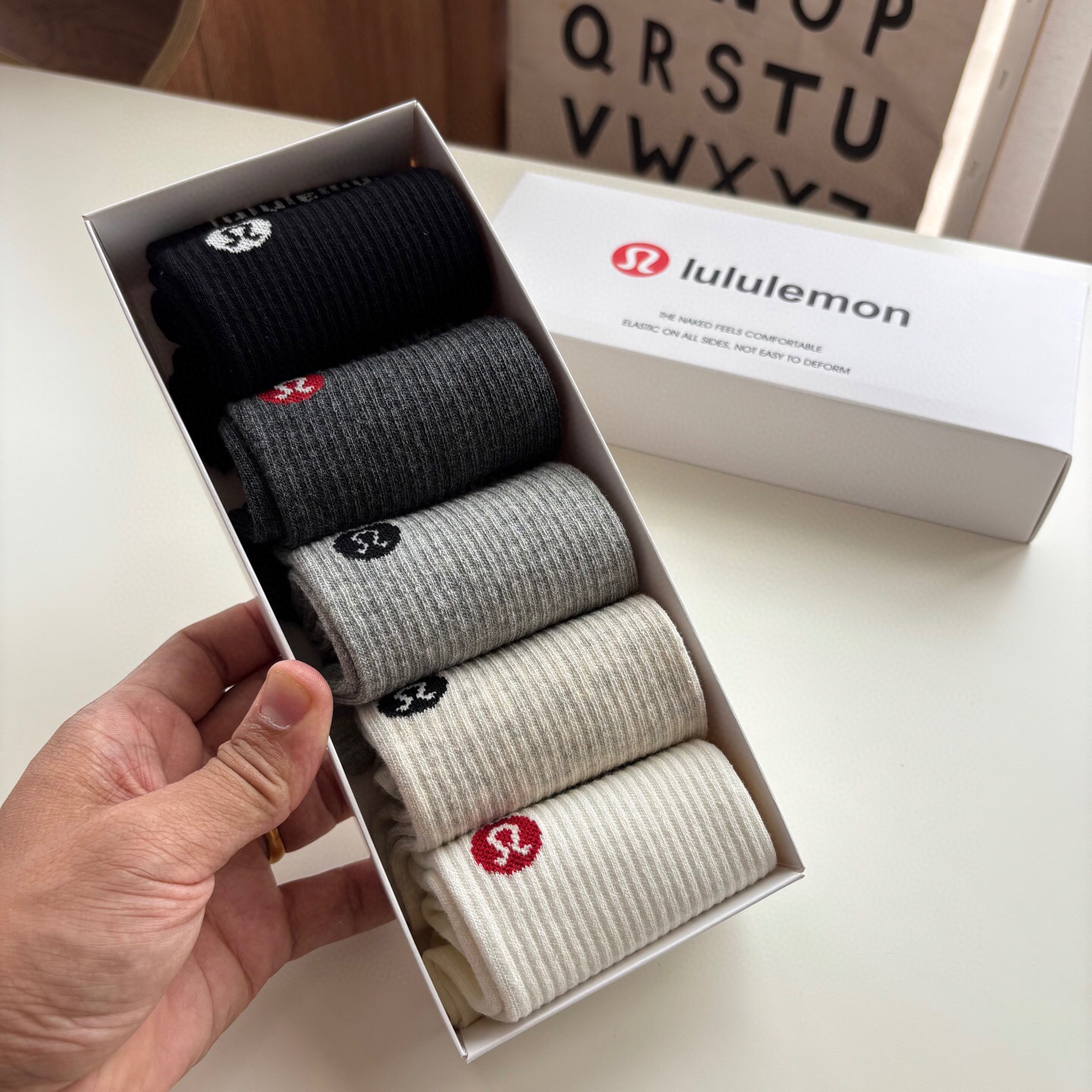 Lululemon 經典圖標款長筒棉襪（一套5對）