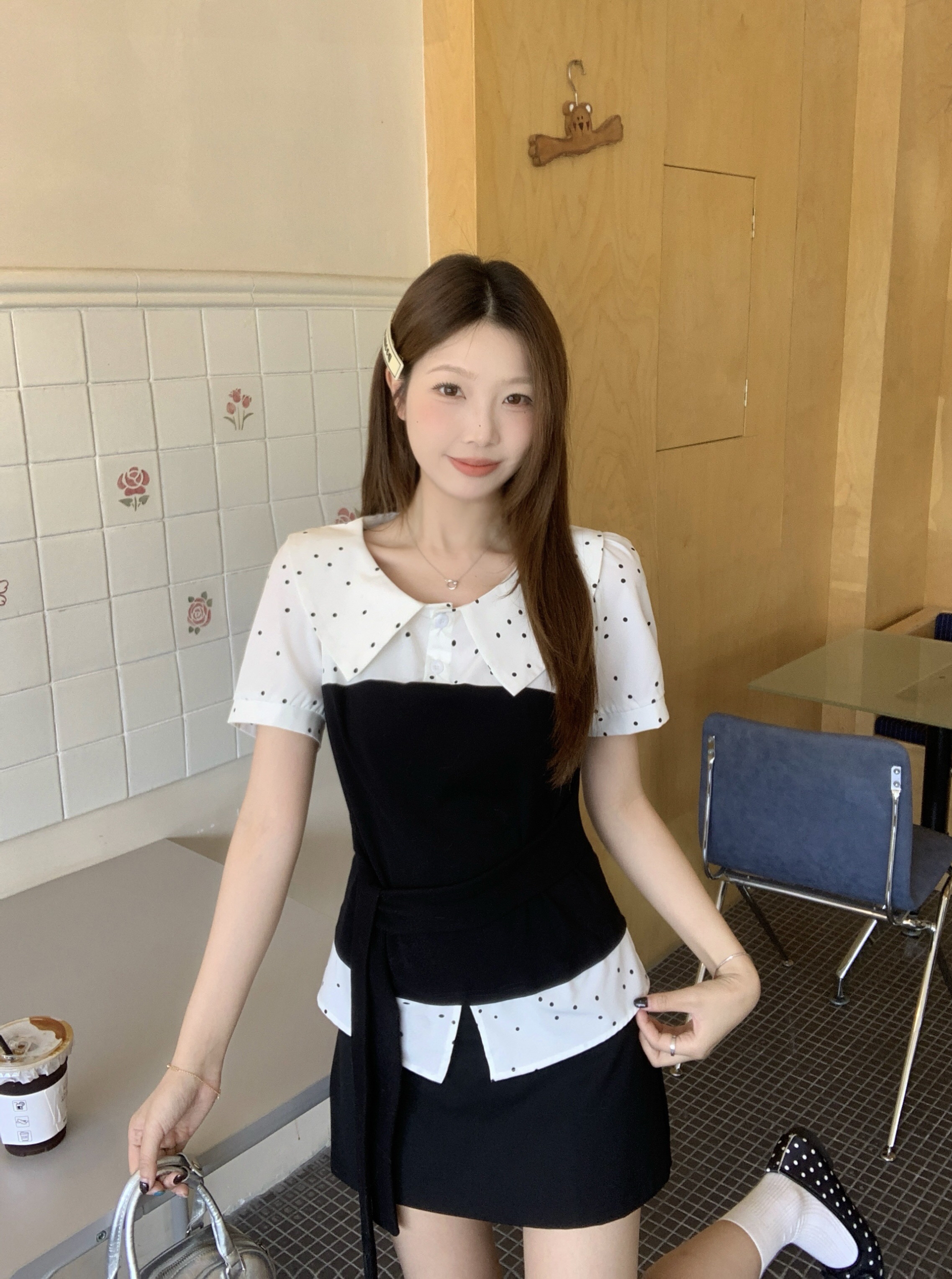 B196(80835) 韩版气质假两件白波点娃娃领肩袖拼腰黑绑带上衣 