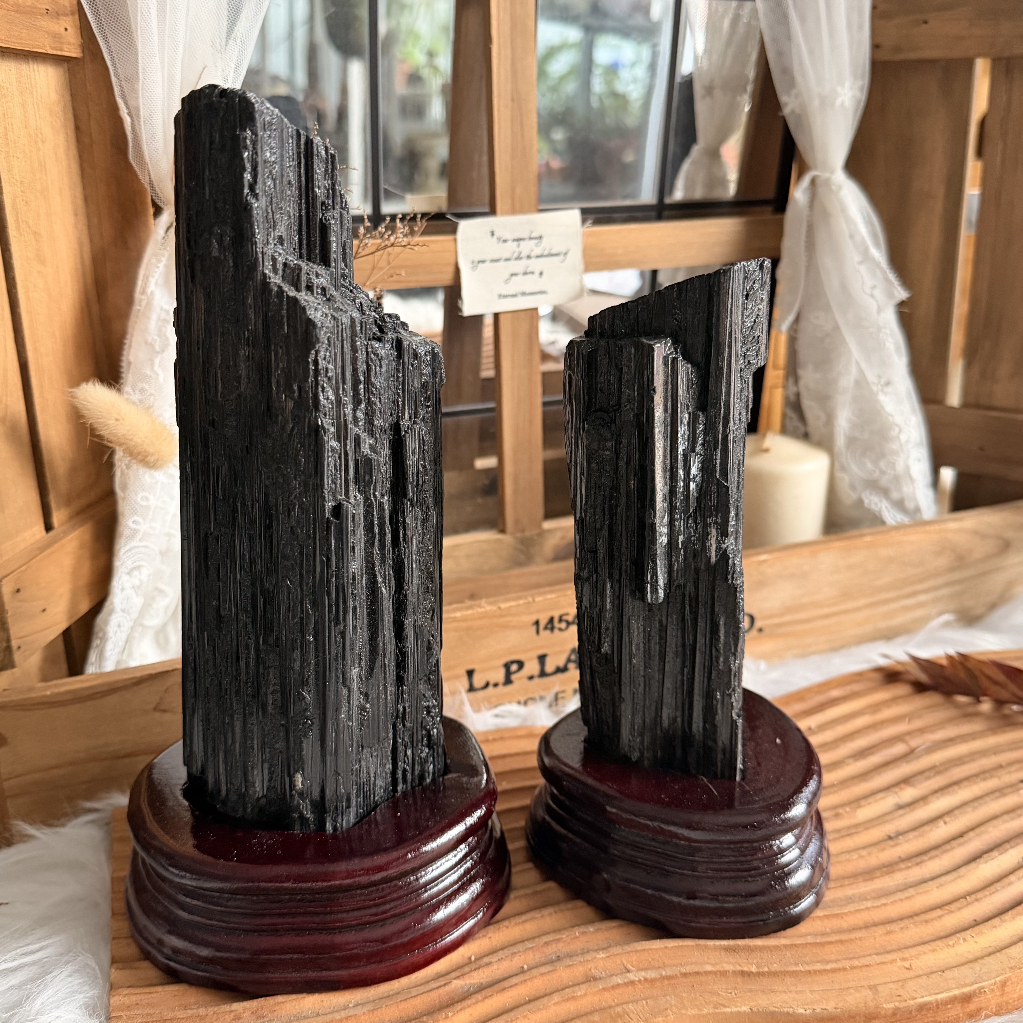 黑碧璽柱（包底座）