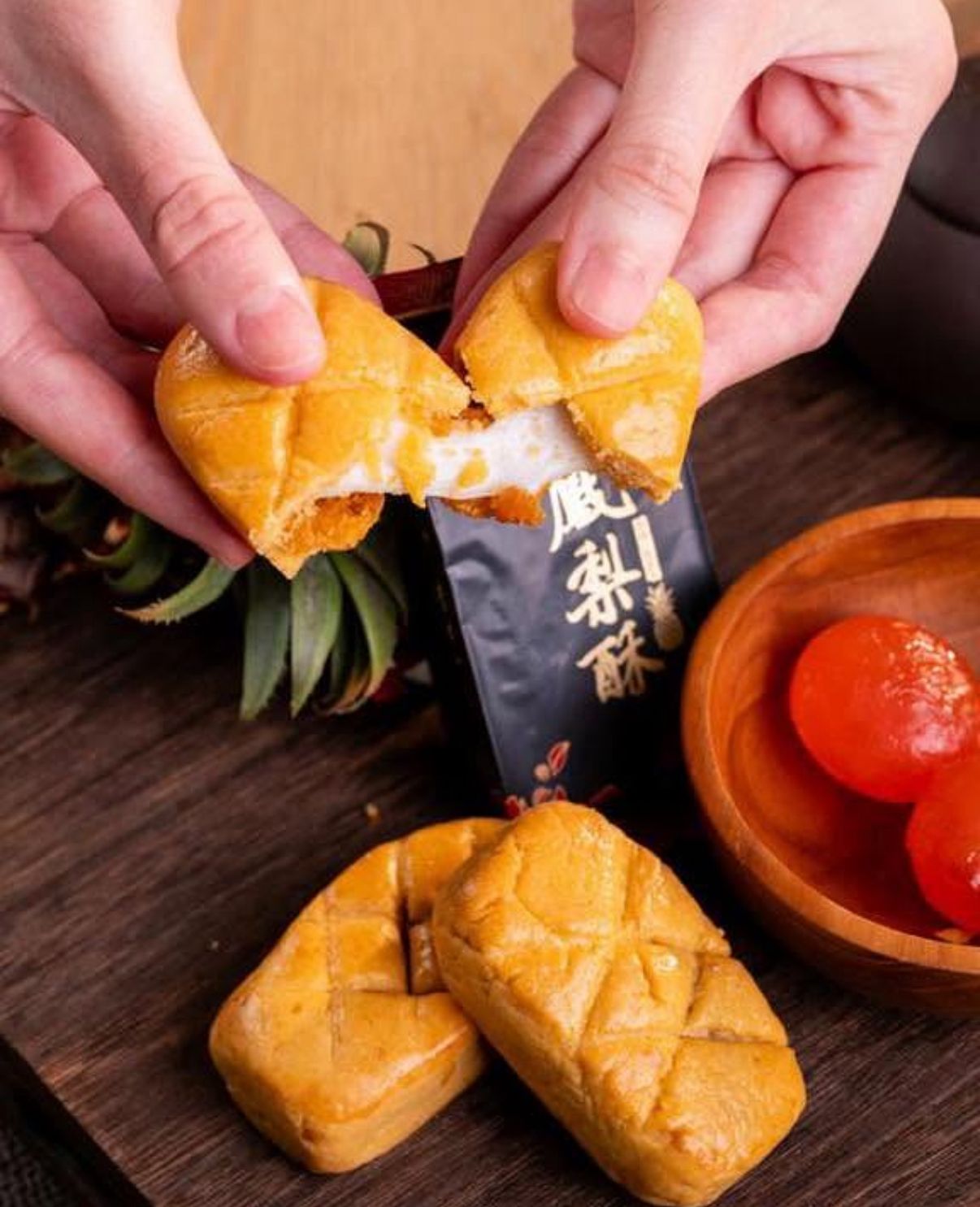 🇲🇾馬來西亞【源香餅舖】  蛋黃拉絲麻薯鳳梨酥 (6件)