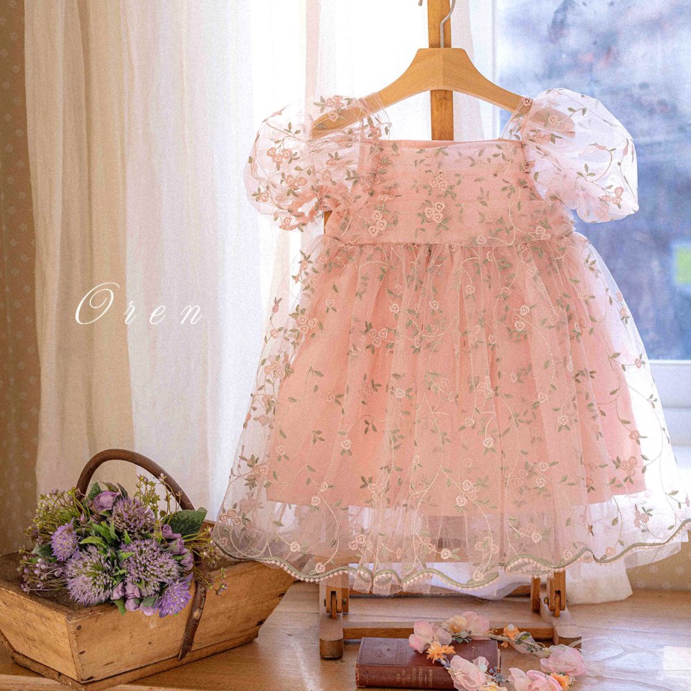 ☀️預訂 韓國直送☀️🇰🇷Oren Roslyn Bloom兩色花卉刺繡泡泡袖包屁裙/連身裙