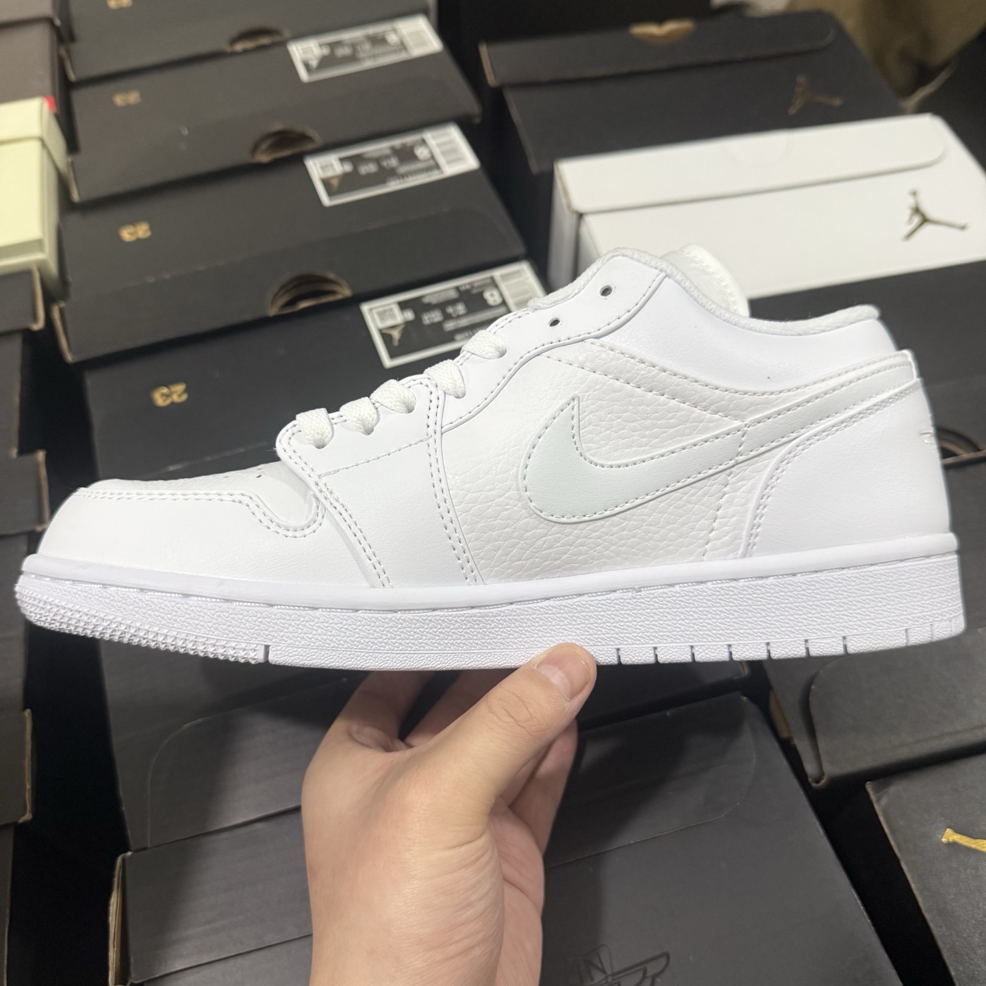 Nike Air Jordan 1 Low "Triple White" 553558-111