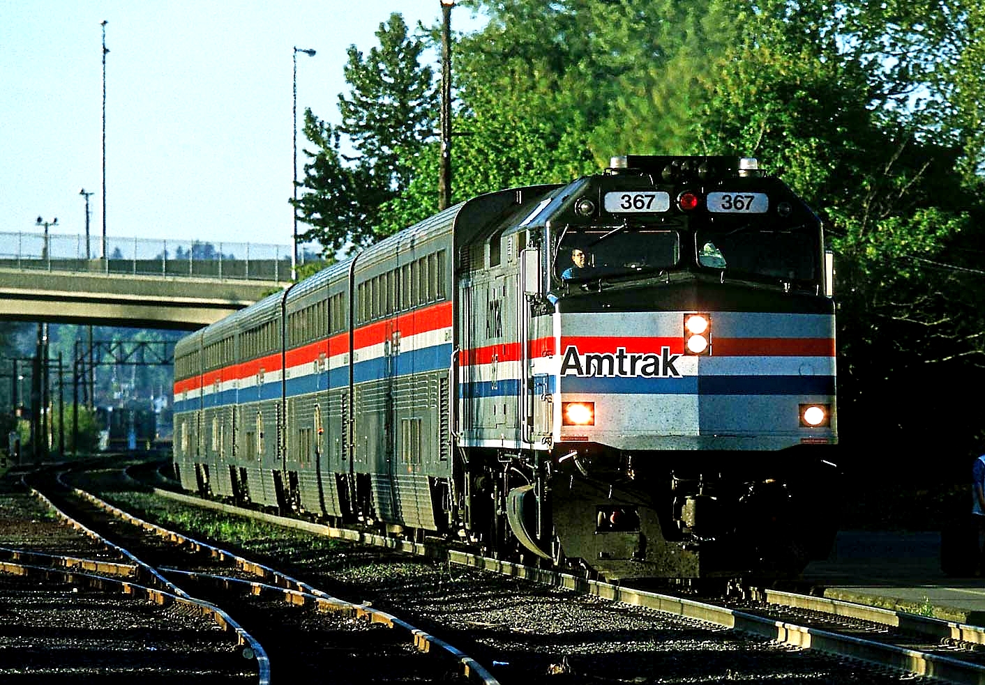 Kato 美鐵 Amtrak® F40PH 柴油機車與 Superliner® Phase III 雙層客車 4 輛組（預裝 DCC 數碼音效版）