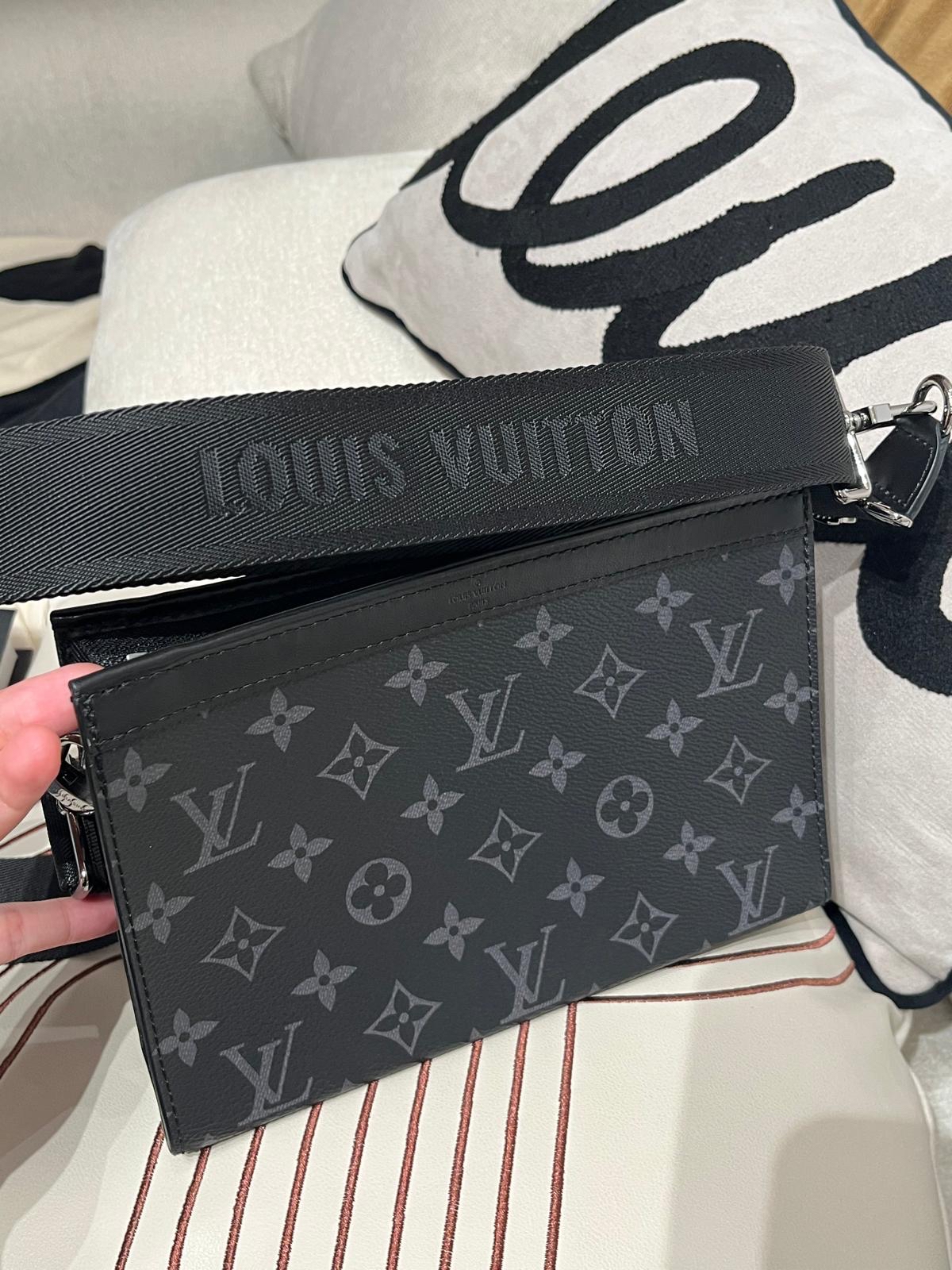 Lv Gaston Wearable Wallet Eclipse Shoulder Bag 100%Authentic,98%new  ✅收據✅dust bag 