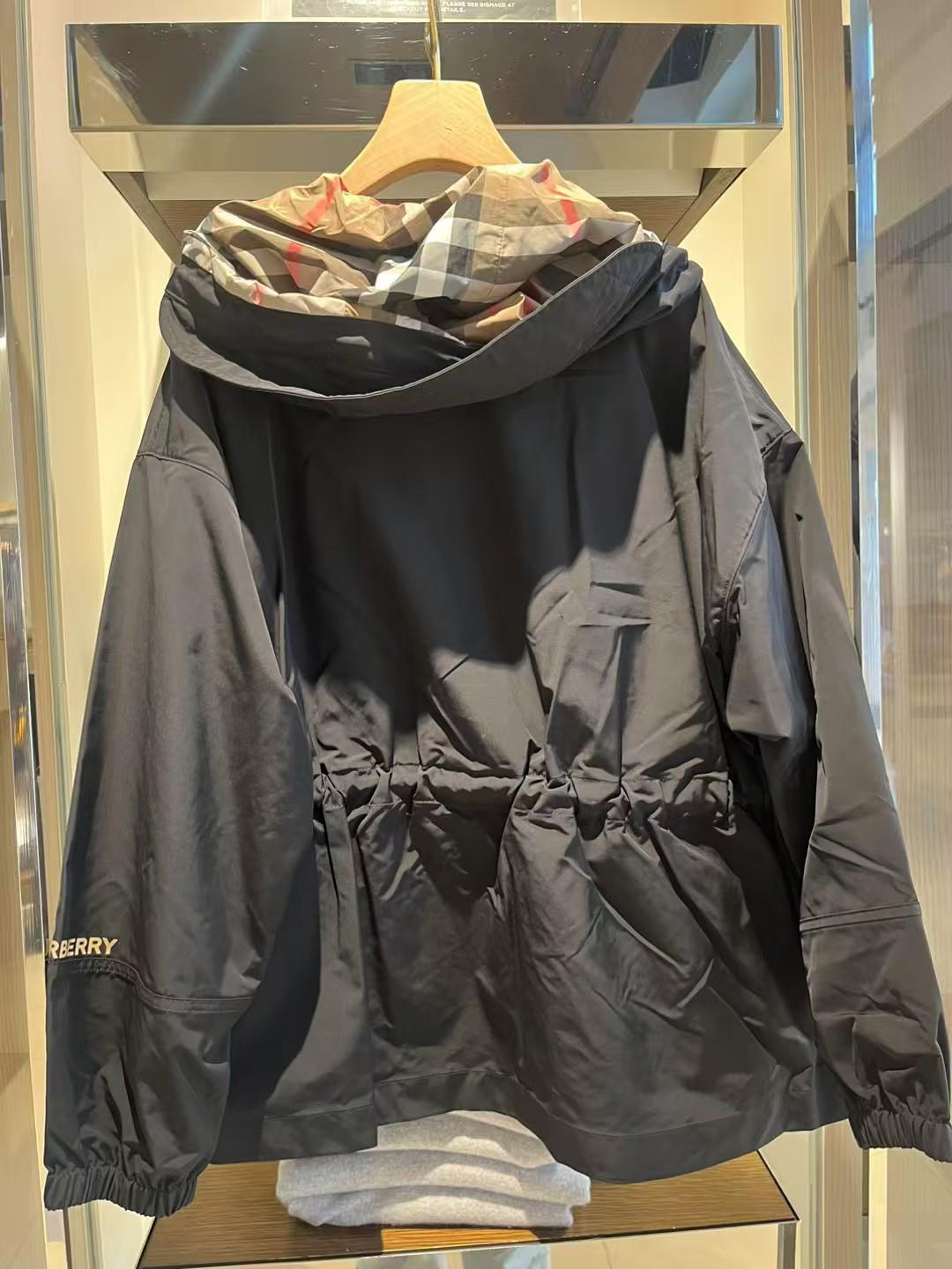 預購  Burberry🌈🌈折扣款 女士收腰外套Sale