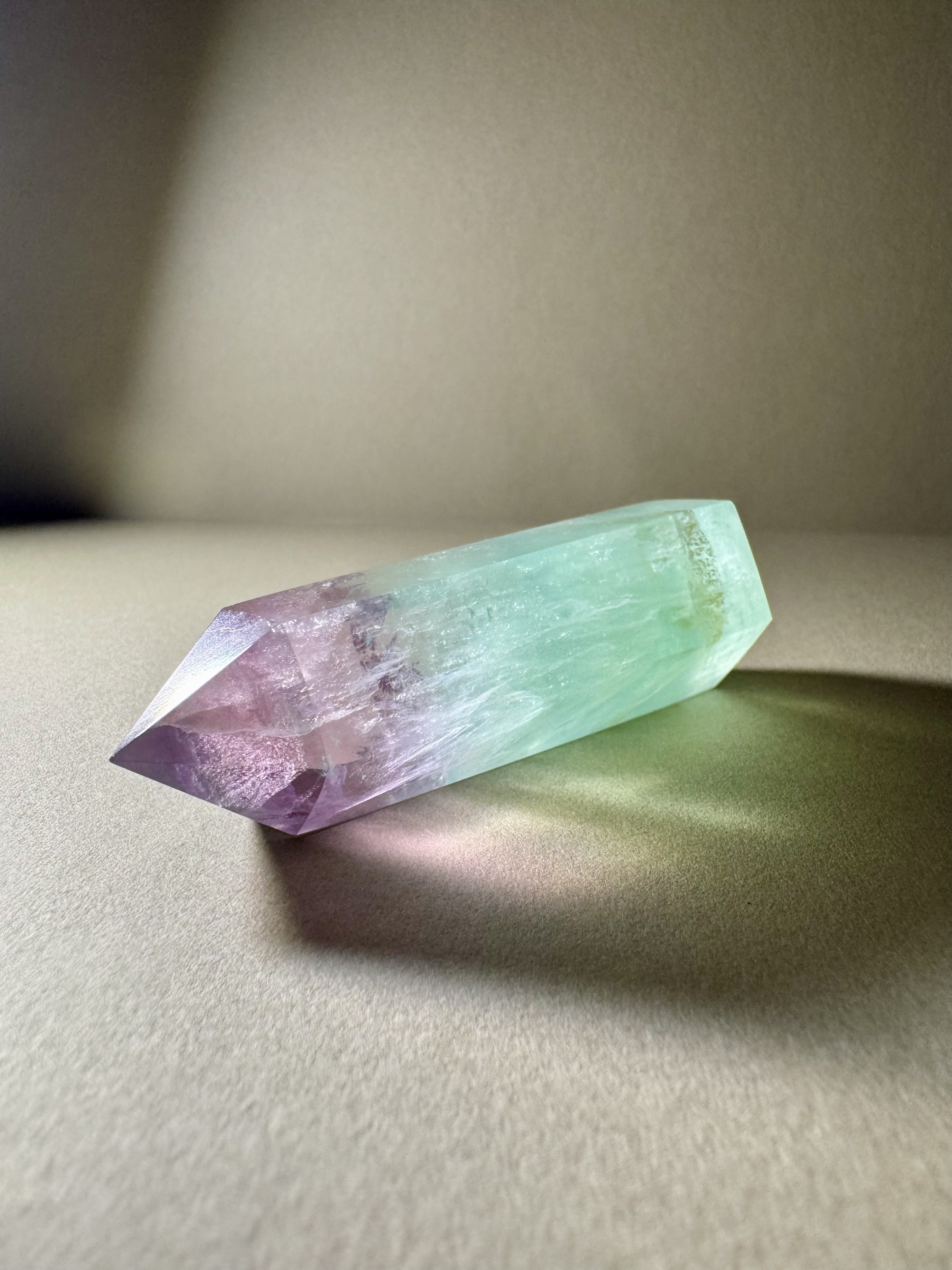 天然水晶柱 － 紫綠漸變冰飄螢石