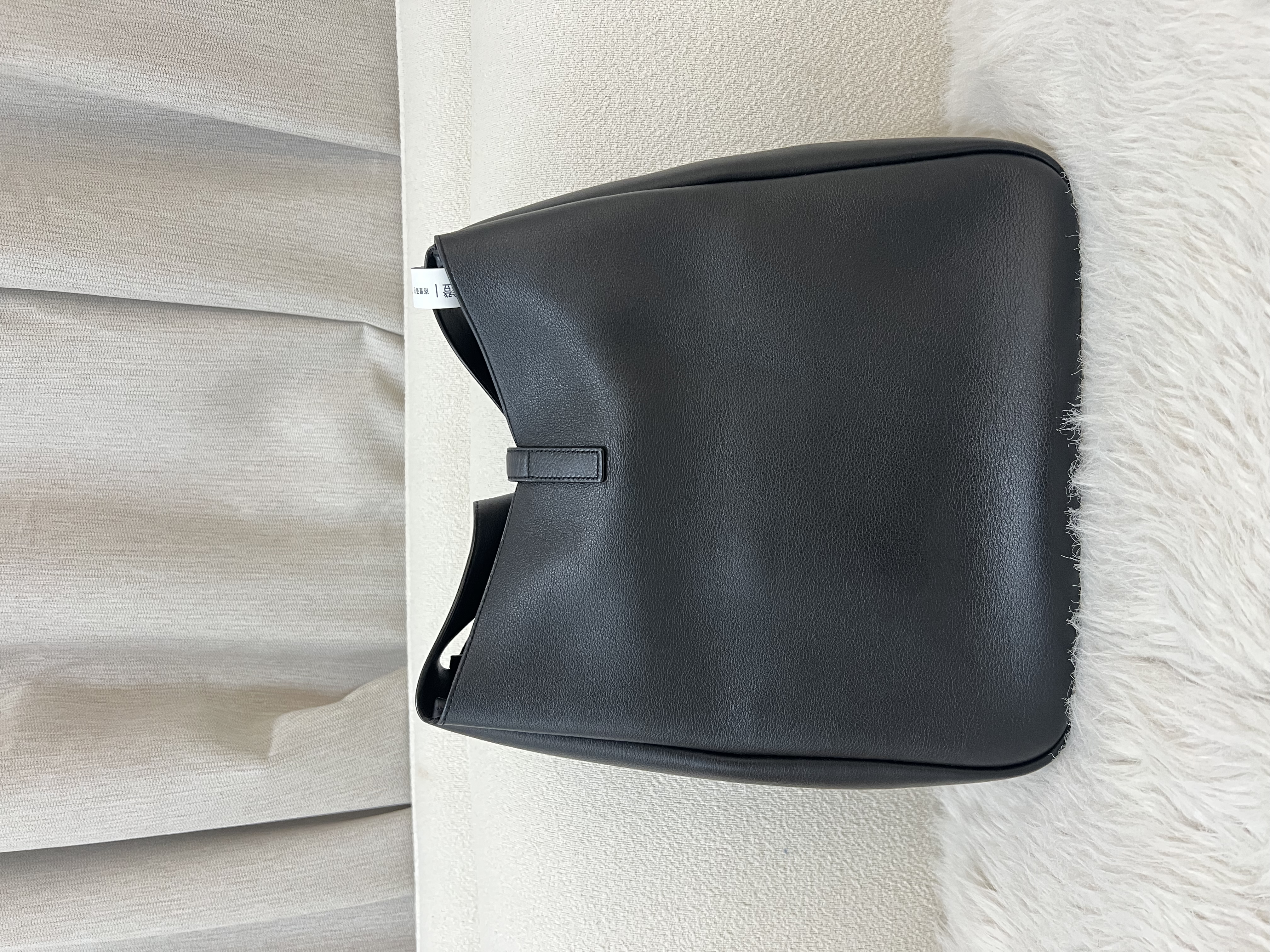 Pre-owned Saint Laurent Le 5 à 7 Supple Large Leather Shoulder Bag/ Product Code: 26022007