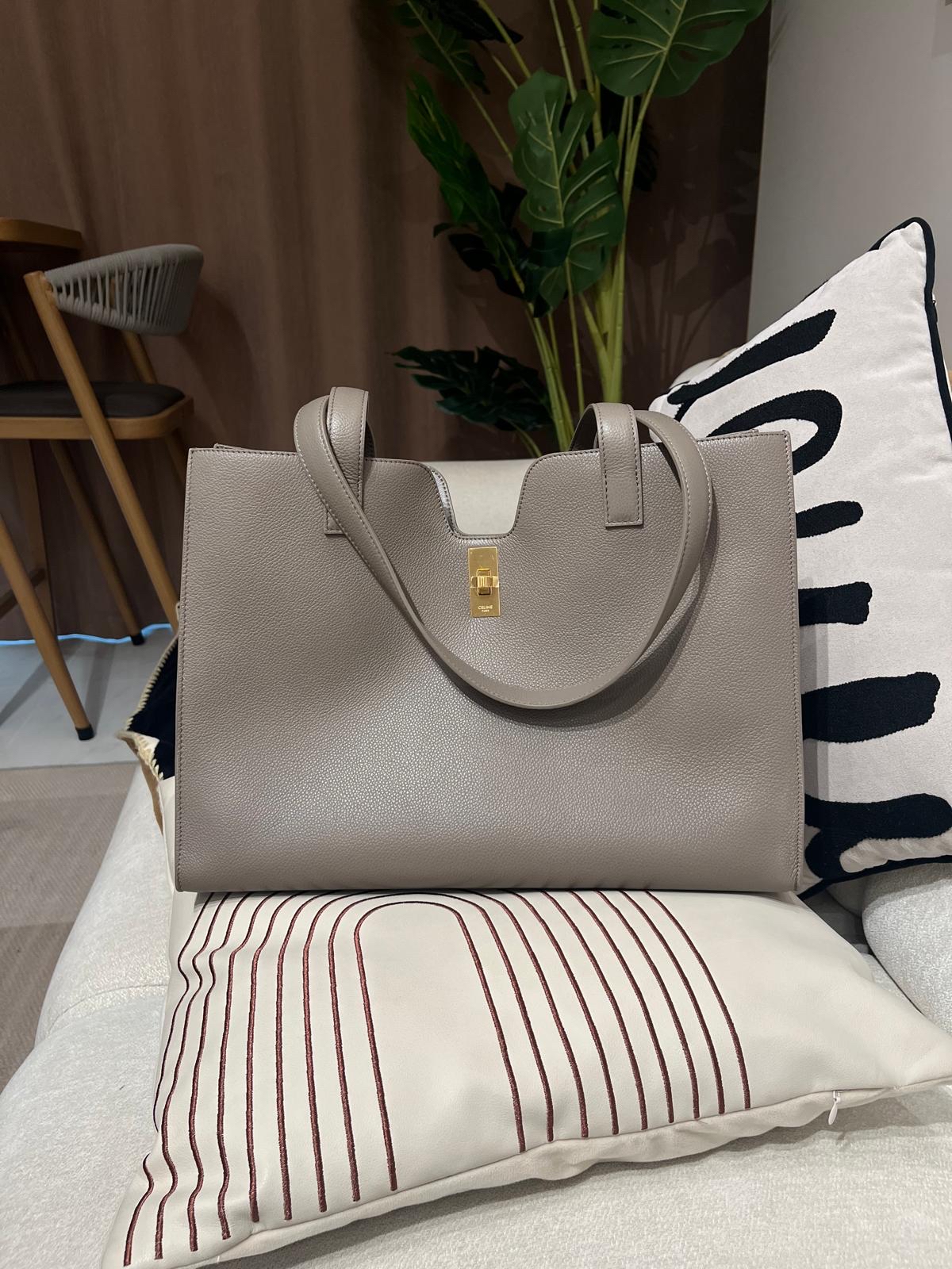 未使用品 Celine 16 Tote Bag 100%Authentic, Unused 未使用品 ✅Key lock ✅Dust Bag