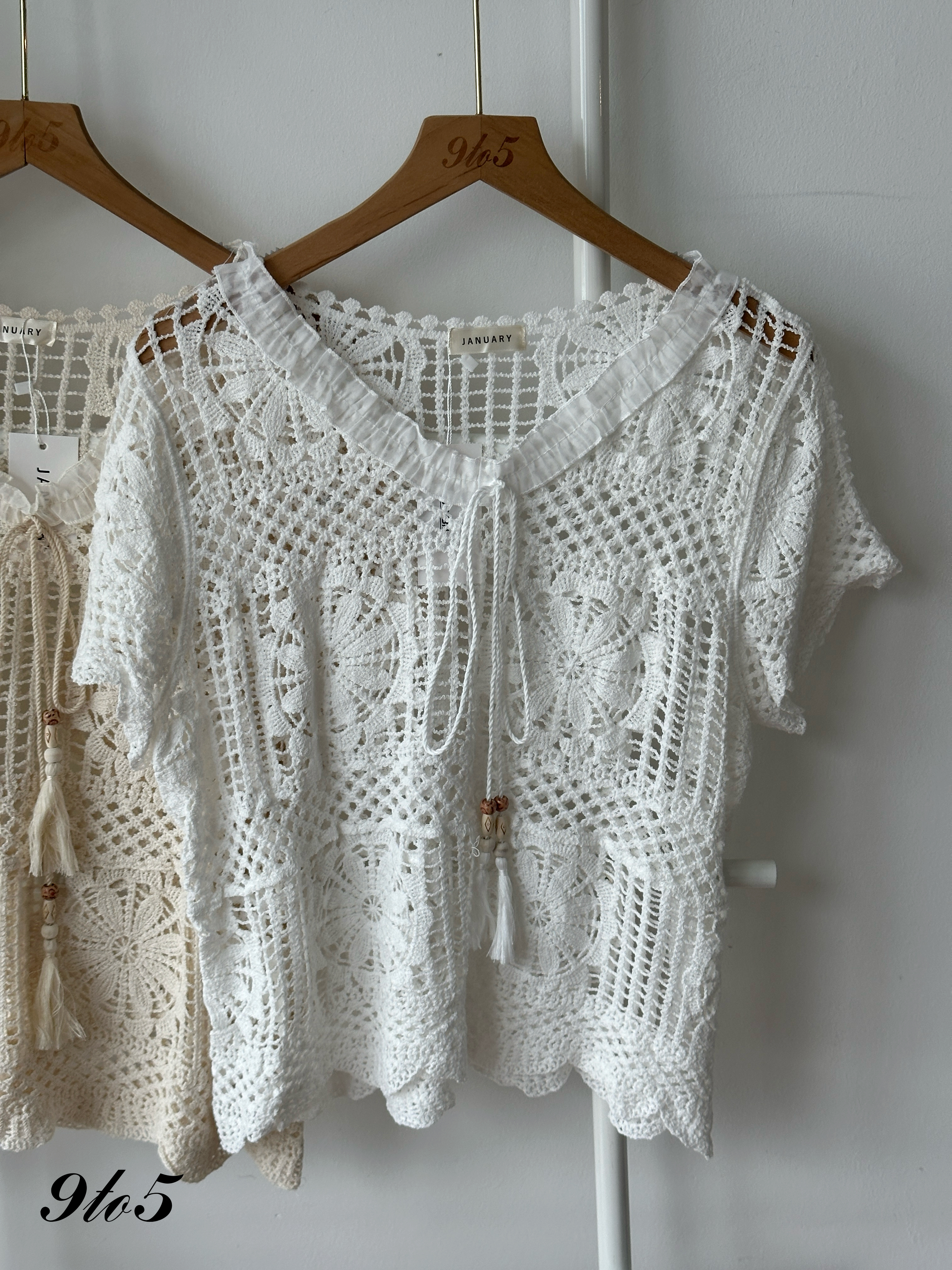 T4271 Ruffle Collar Crochet - Beige & White