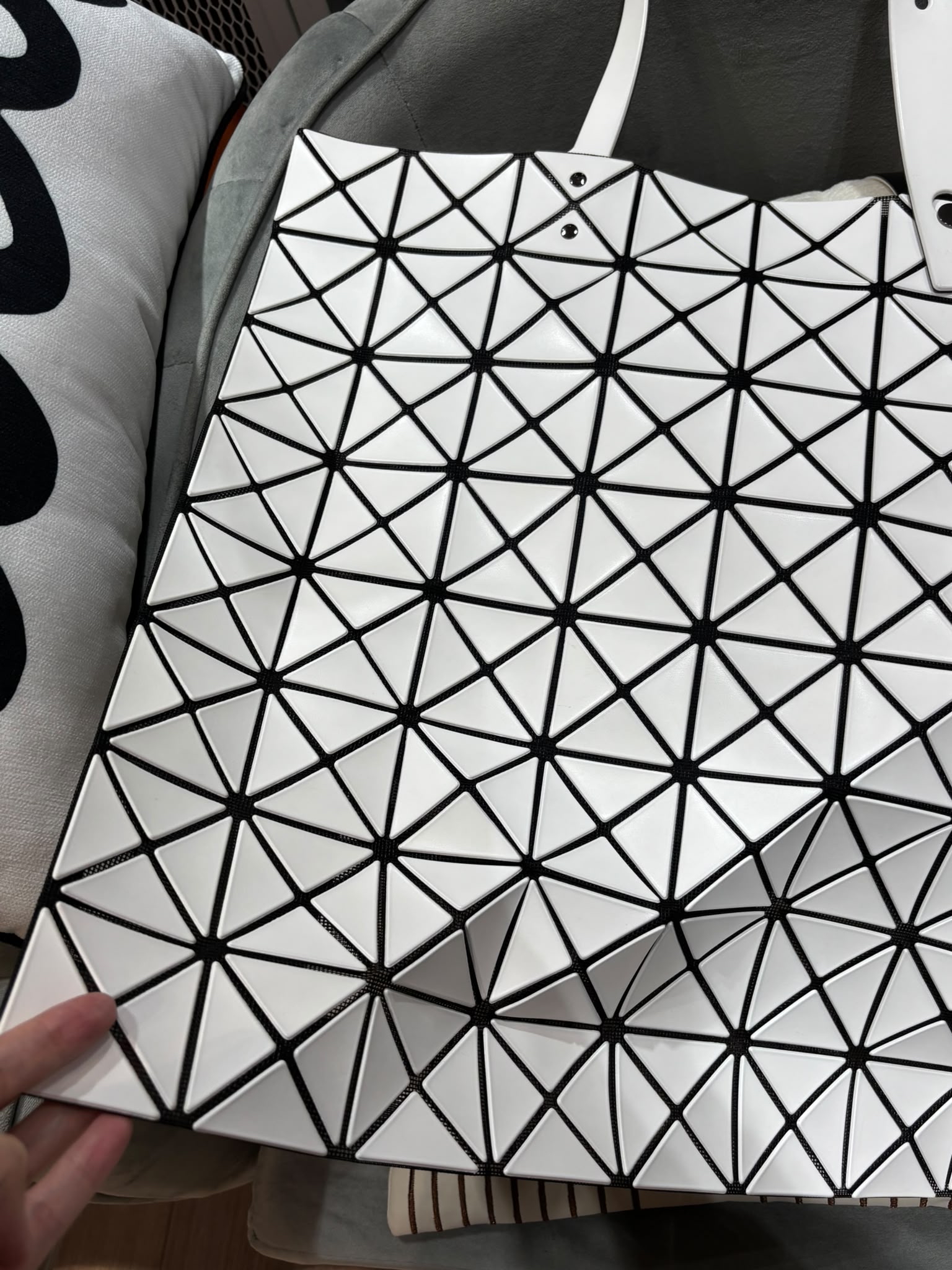 Issey Miyake Bao Bao Tote Bag 啞白 100%Authentic, 98%New ✅Dust bag