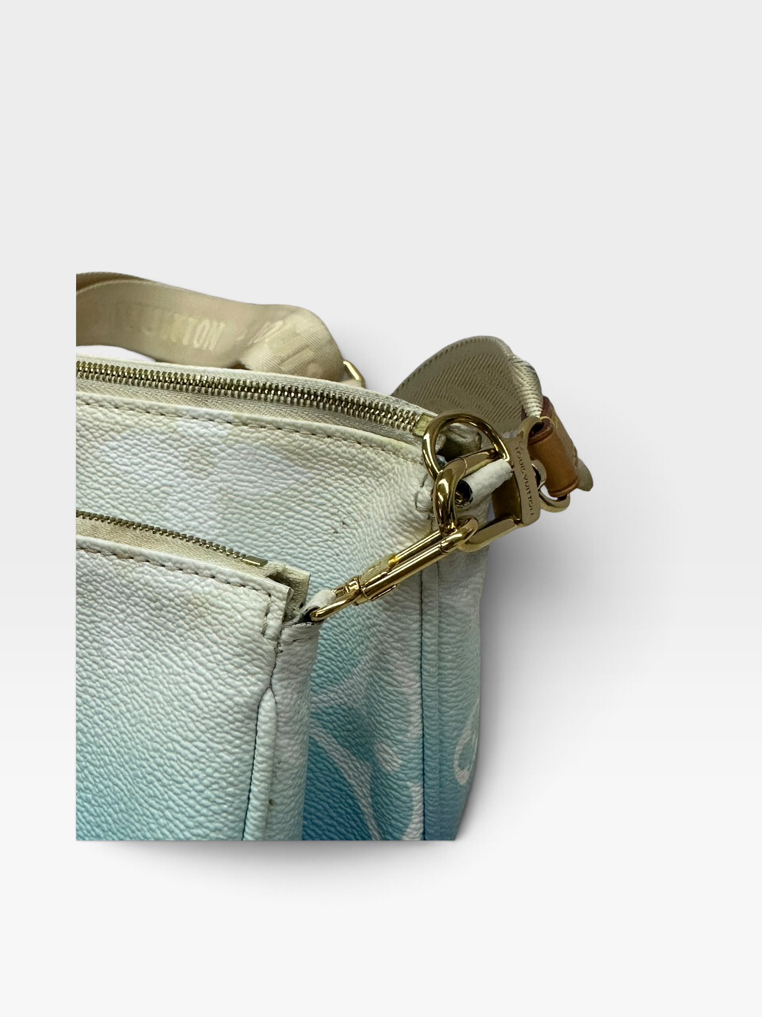 Pre-Owned LV Multi Pochette / Product Code: 092502