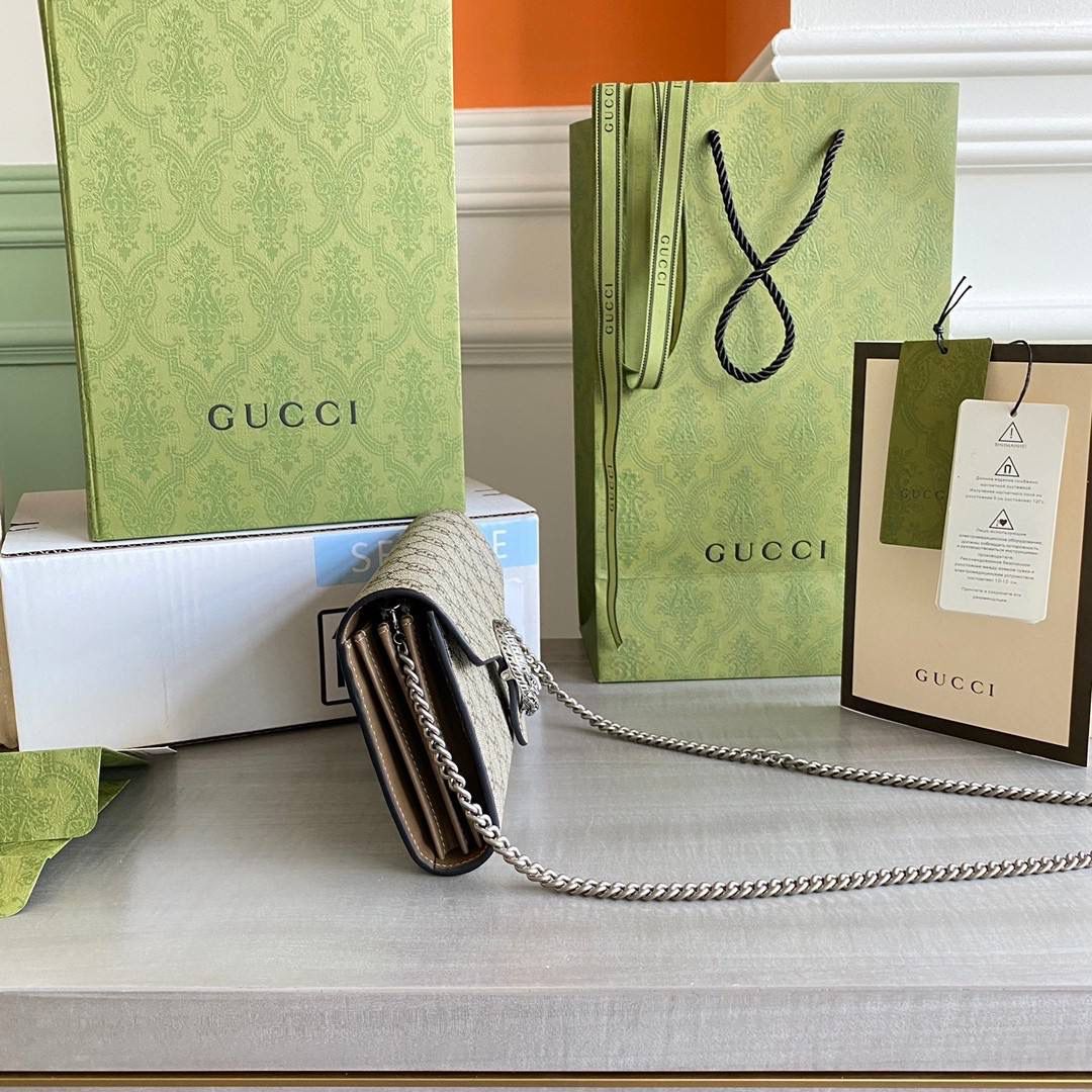 👜独家特级正品品质 ️401231新包装 尺寸：20144cm！ 迷你酒神系列❣️ 织纹虎头马刺扣woc链条包，三个单独内部隔层和十六个卡片隔层。。附带️全套最新绿色系列环保包装🔥✨