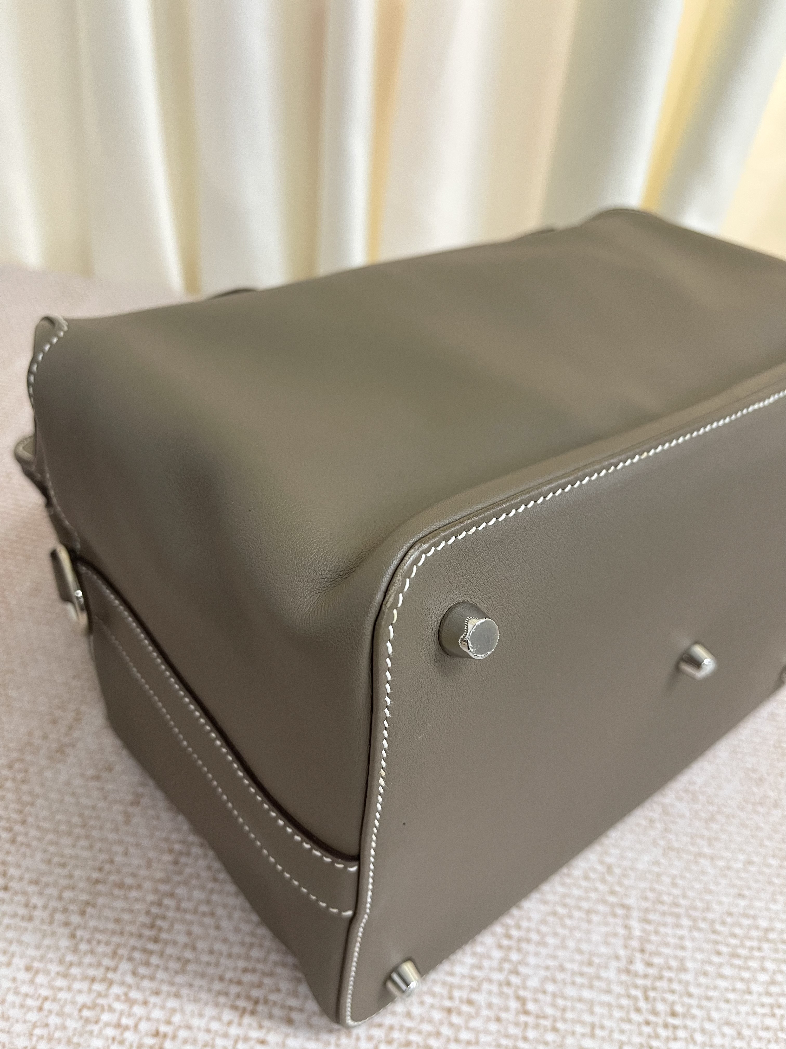 Pre-owned Hermes Toolbox 26/ Stamp R / Product Code: 26022101