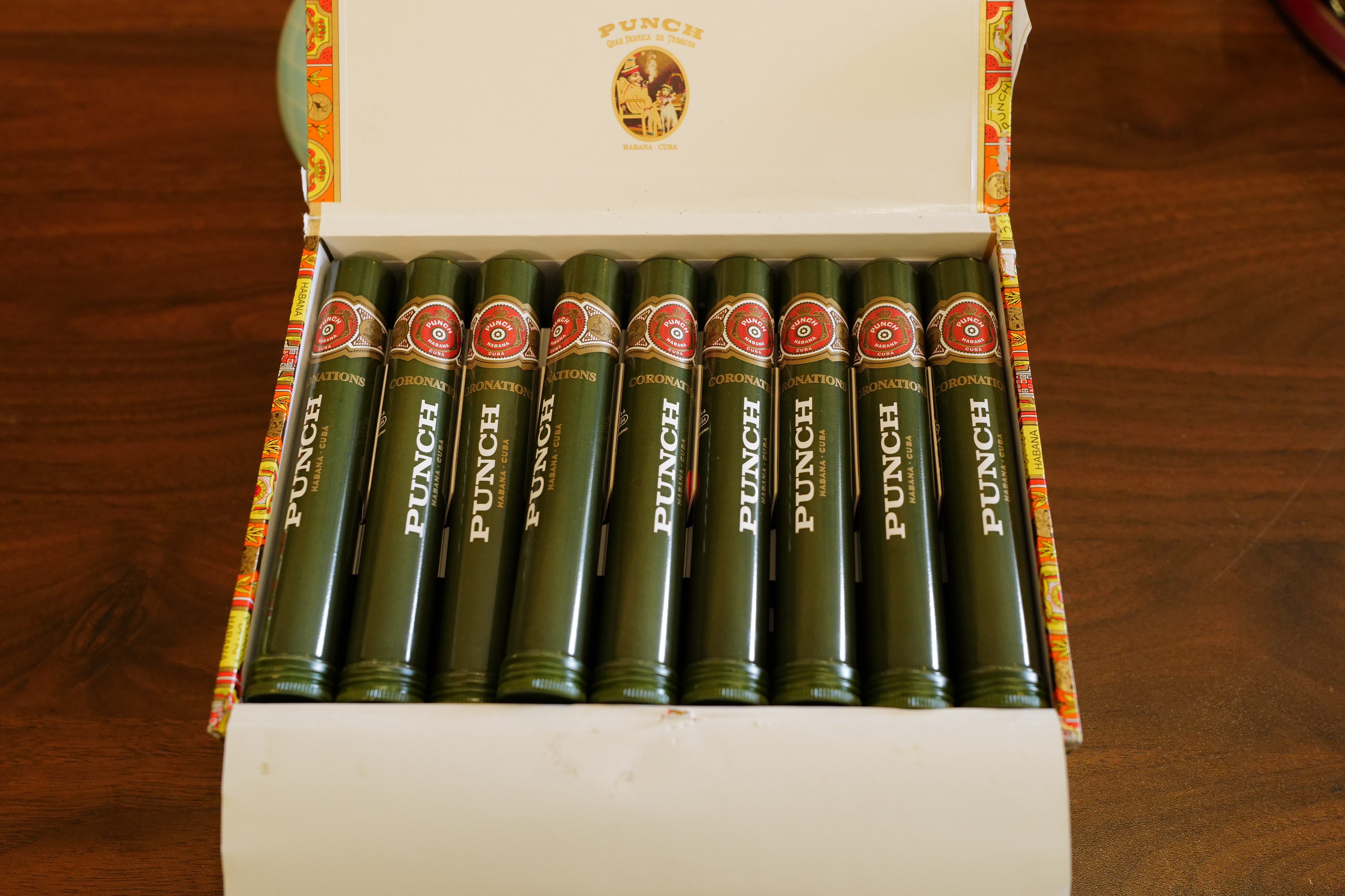 Punch Coronations (潘趣 加冕)