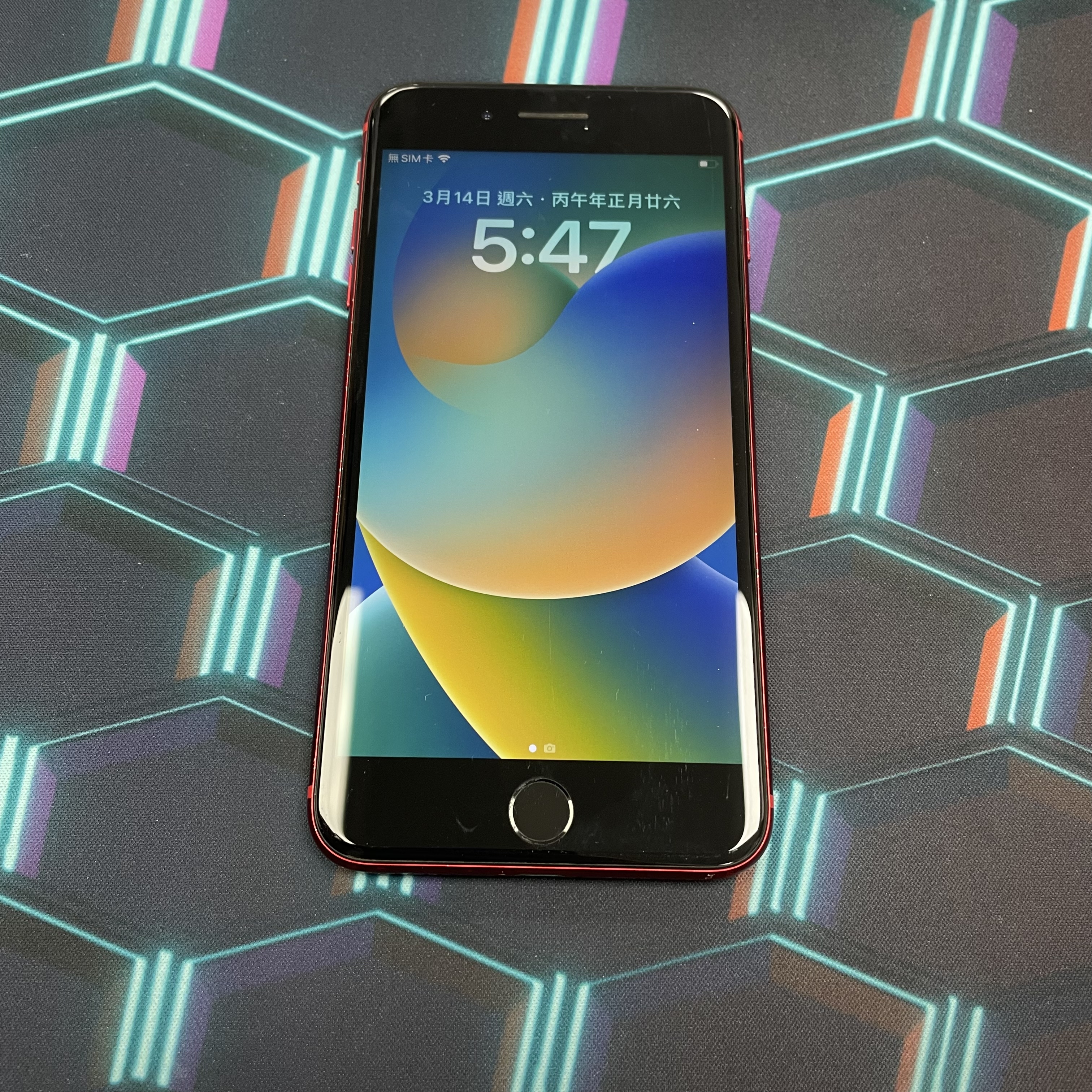 *6142 8 Plus 靚機 64GB 電75 紅色 red