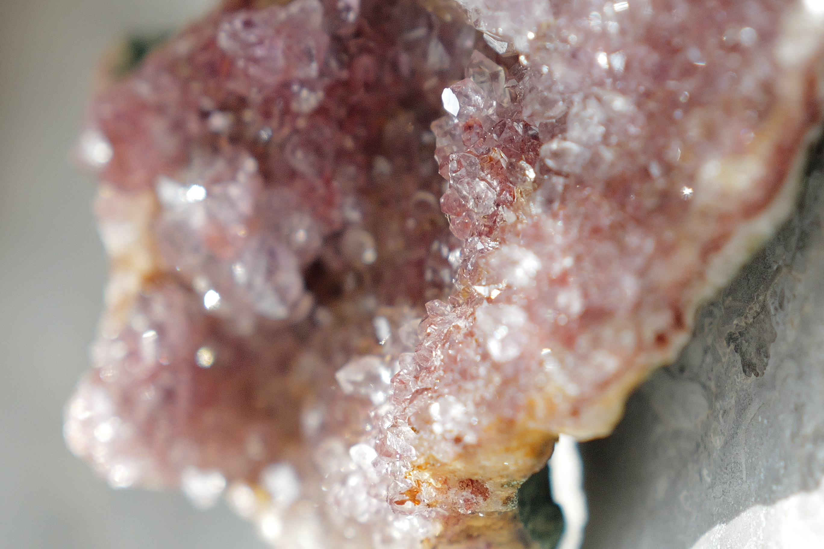   ༒8.6cm Pink Amethyst Geode༒ PA.7053H3m-RA22*28F