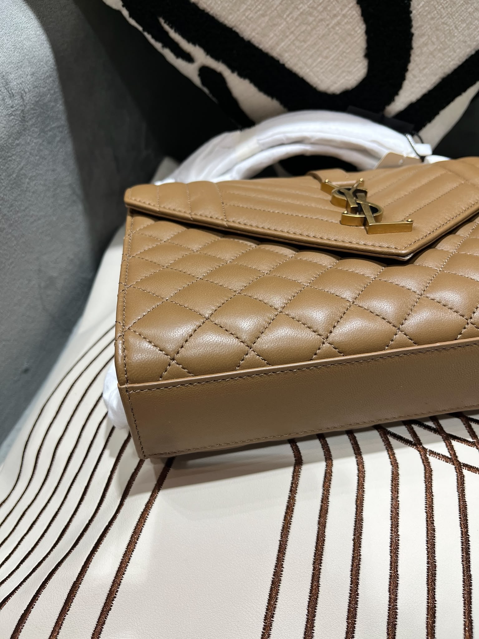 全新 YSL Envelope Medium Chain Bag 100%Authentic, Brand New 全新 ✅Tag✅Dust bag