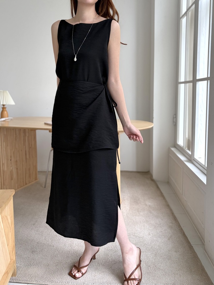 Boat Neck Layered Dress (Black)