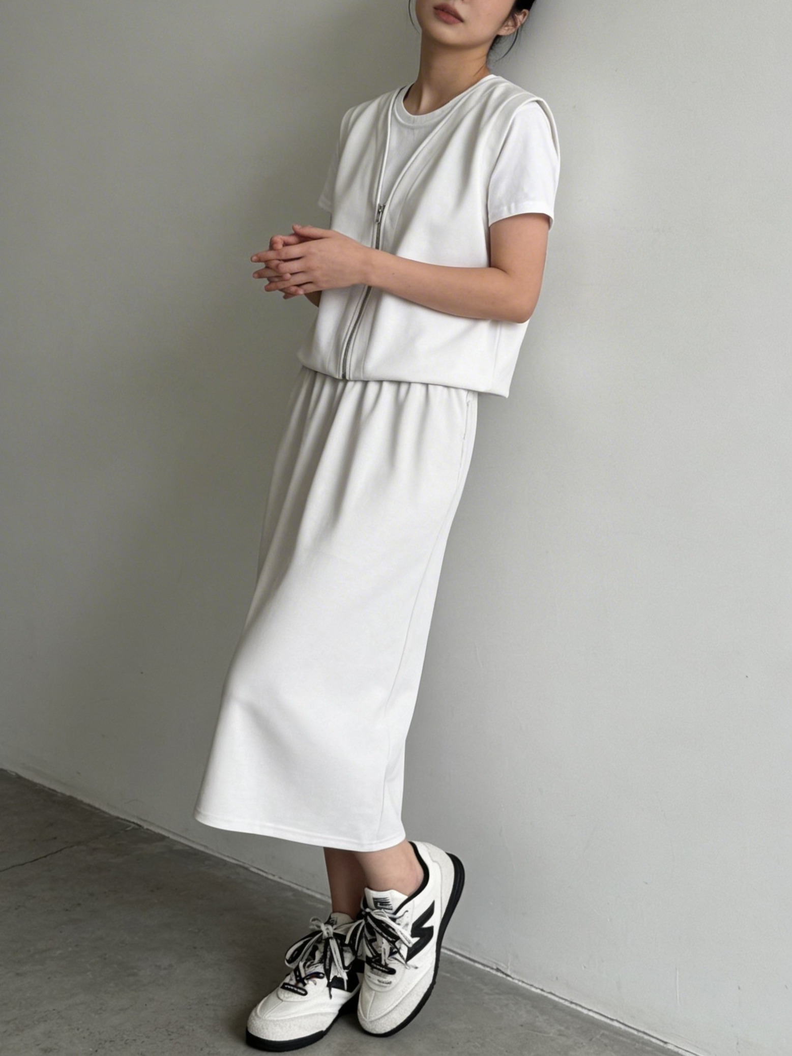 杏色V領拉鍊短袖上衣 + 鬆緊中長裙套裝