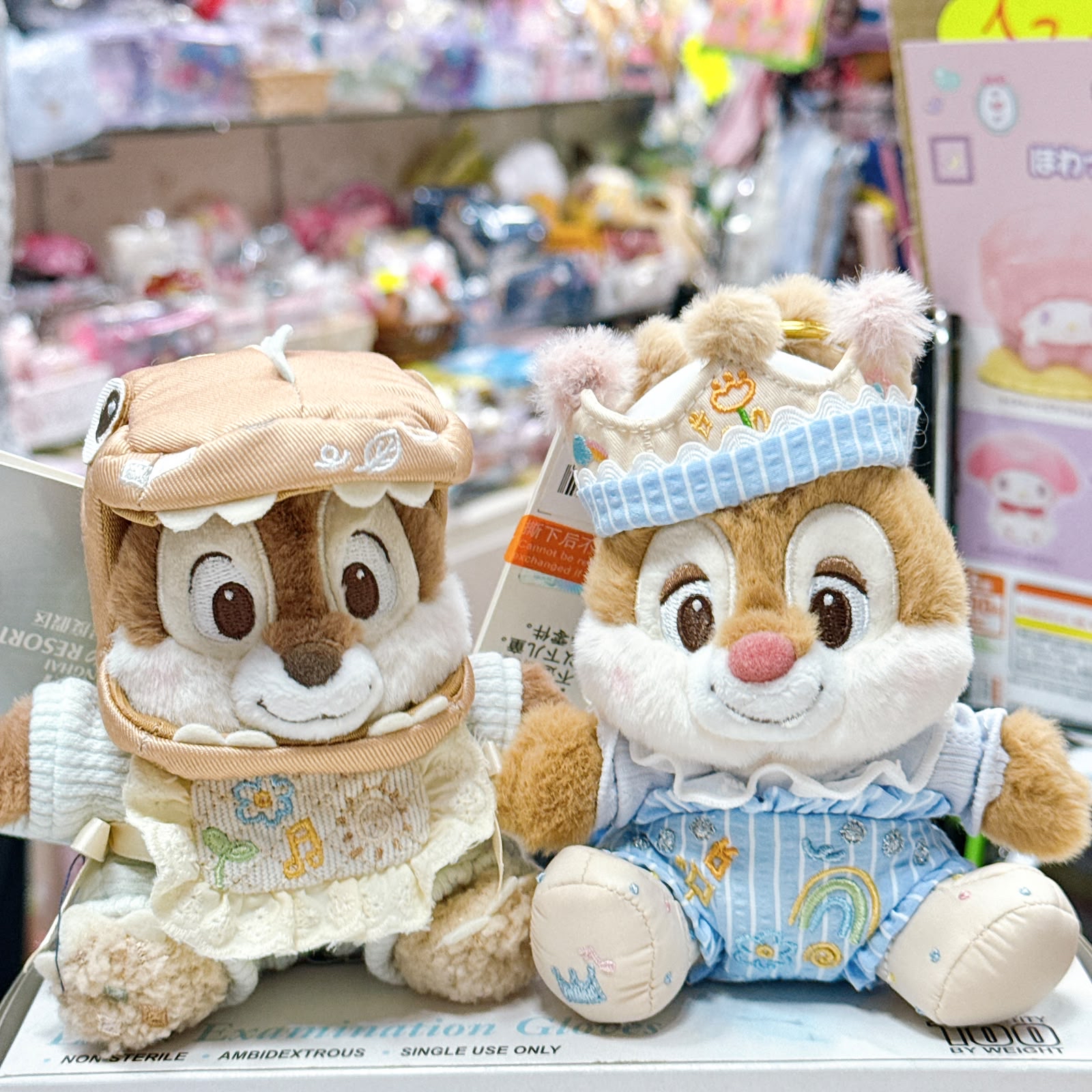 上海迪士尼樂園園內限定 chip and dale 公仔掛飾 一對發售
