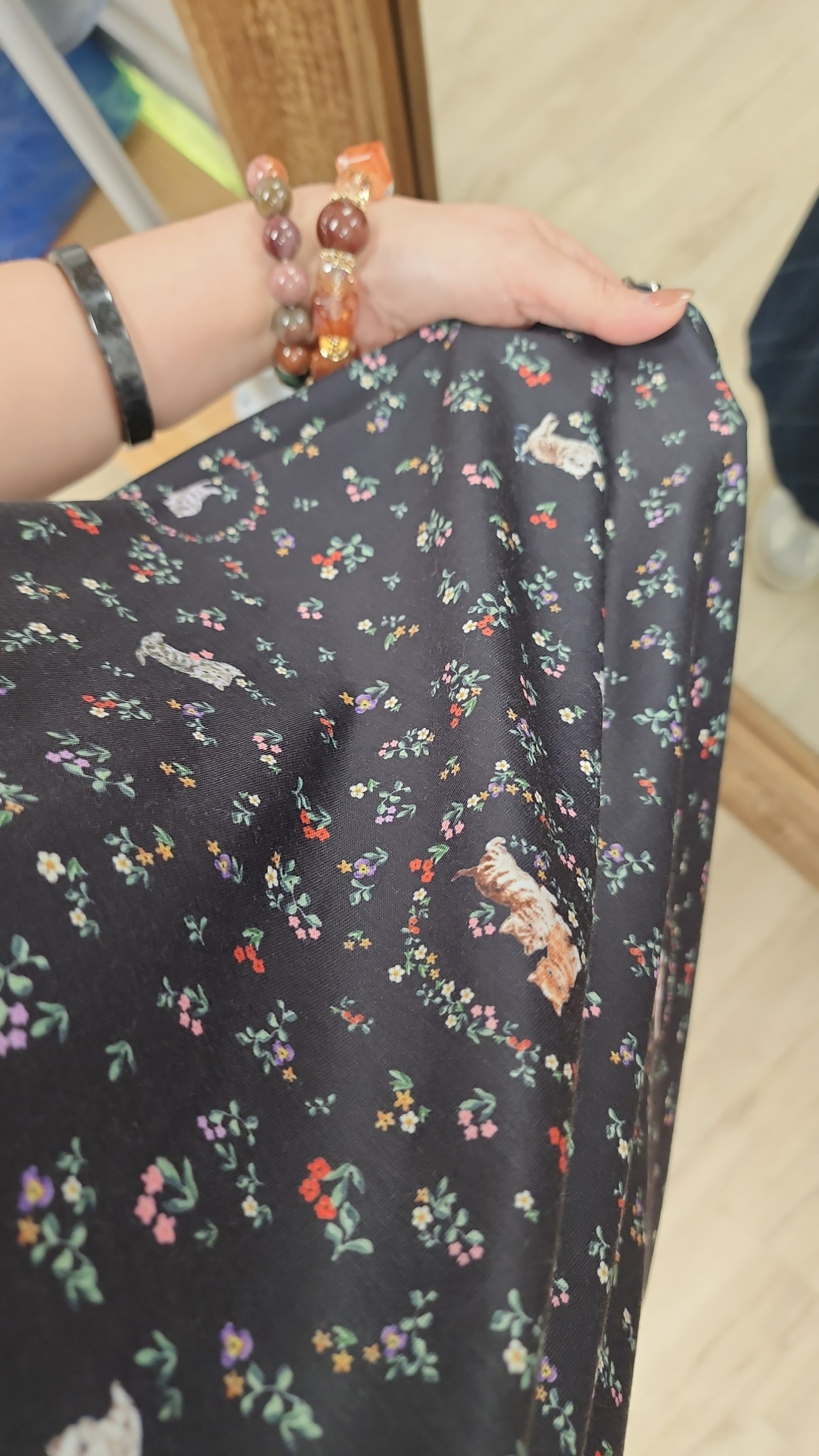 日牌黑拼碎花貓貓插畫薄棉Tee