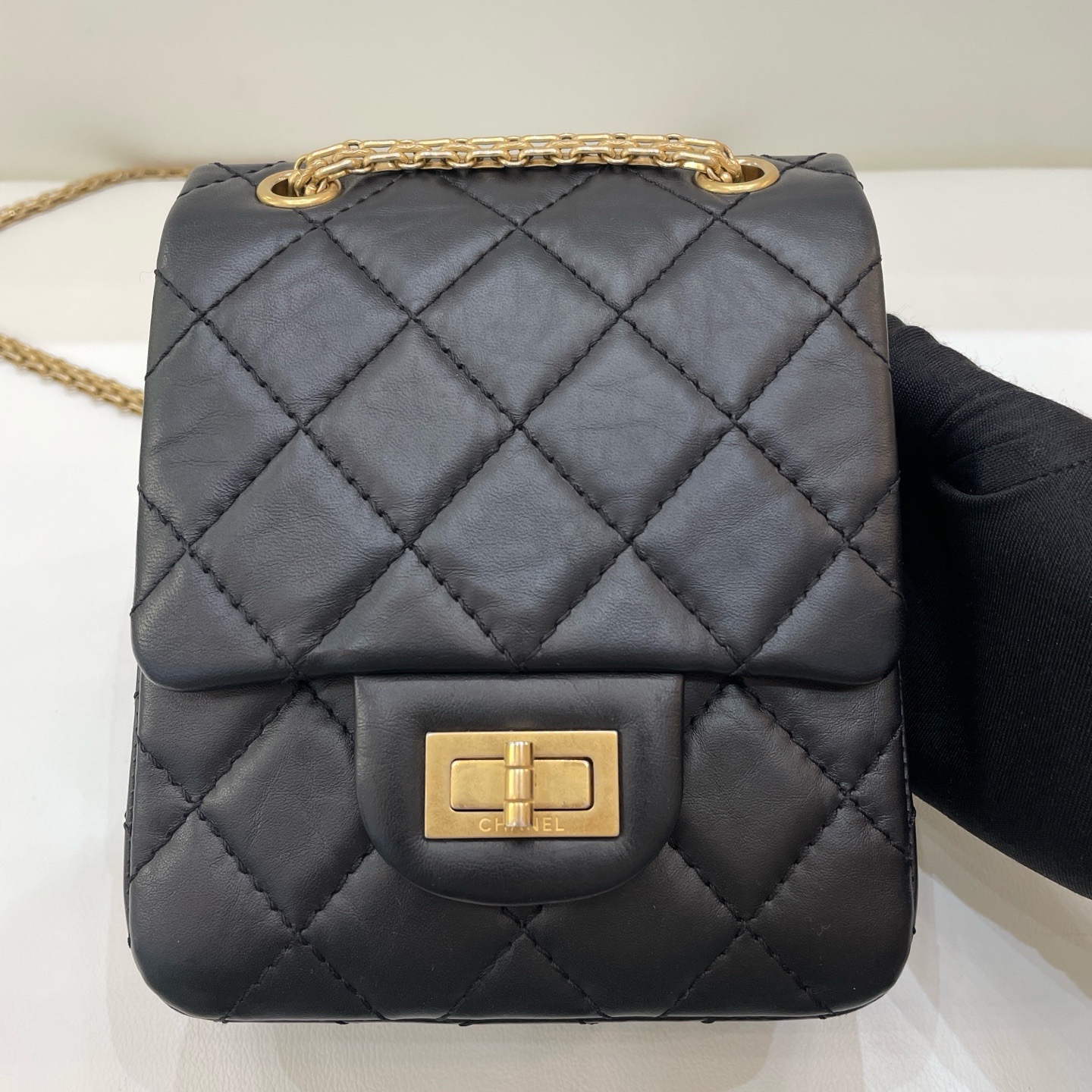 【預訂貨品】鐳射30開👜 Chanel黑金mini 手機包 