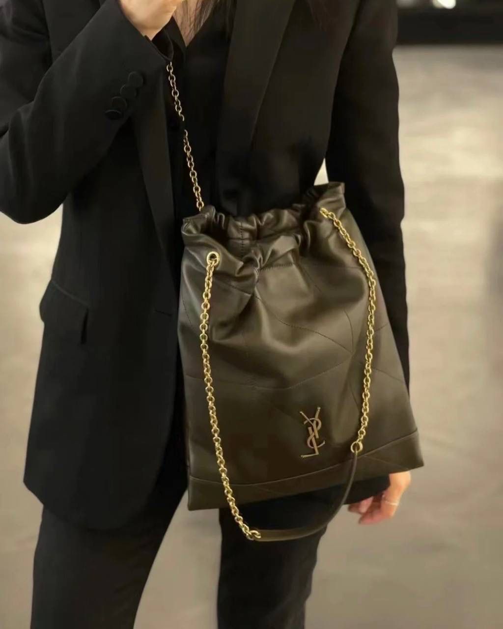 圣罗兰 Icare Maxi 绗缝羊皮购物袋