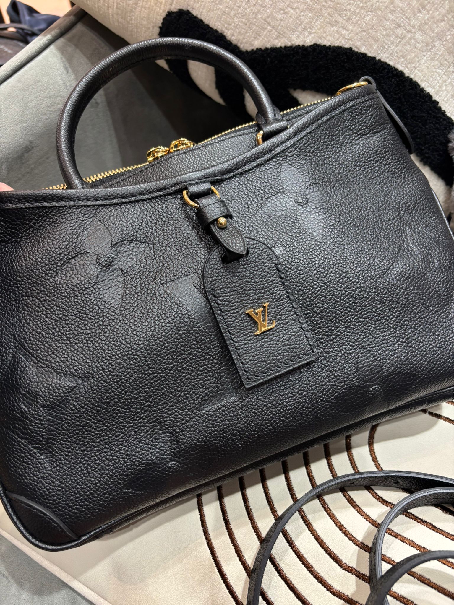 Lv Calfskin Monogram Empreinte Trianon PM 2 way bag M46488 100%Authentic, 99%New ✅Dust bag 