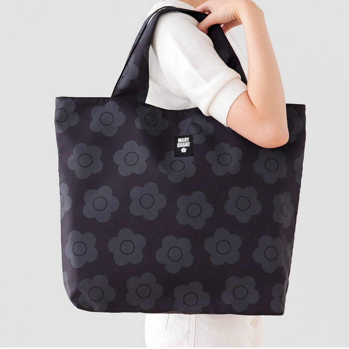 MARY QUANT 經典黑色雛菊印花