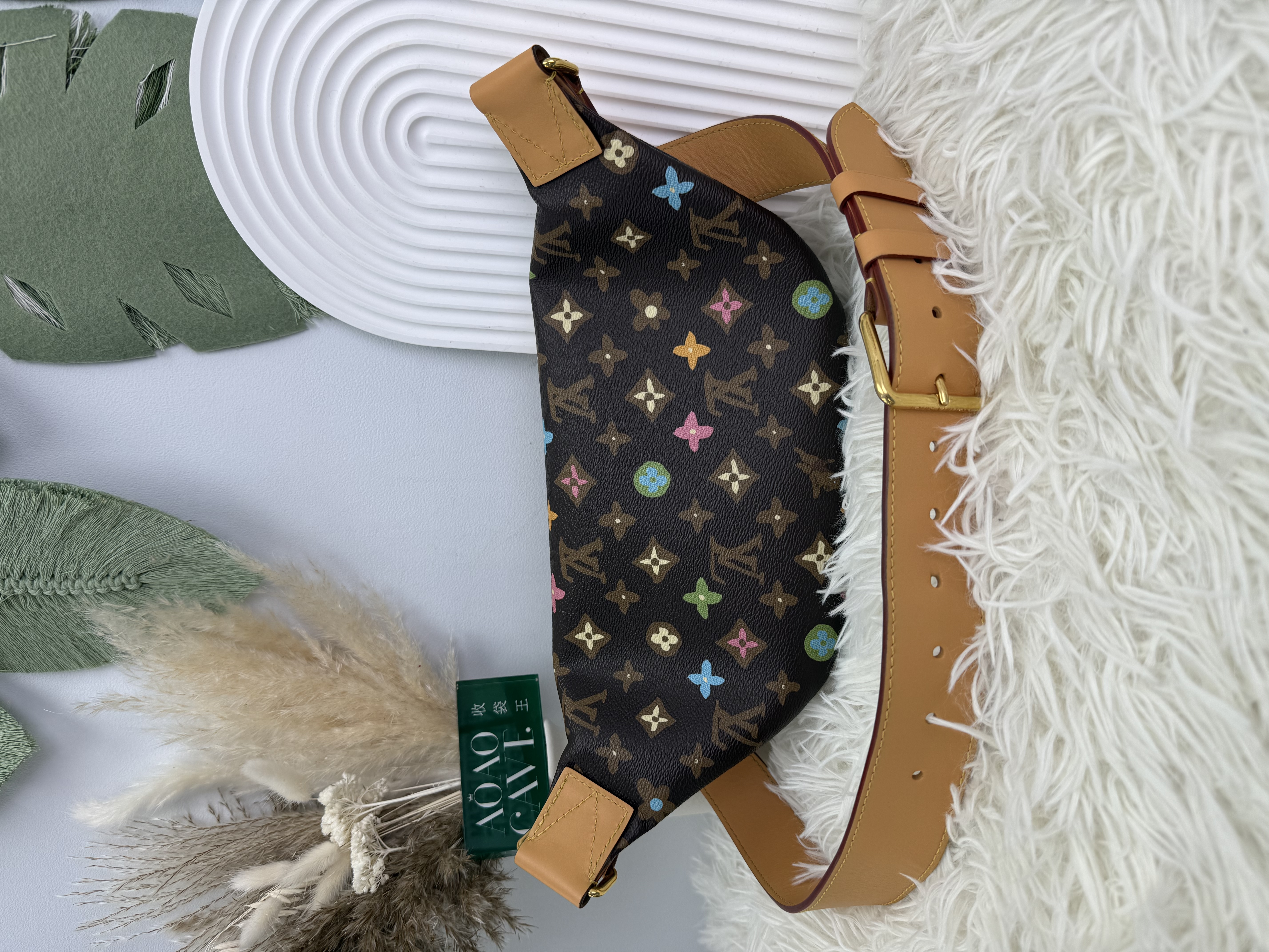 Lv❣️ PRE OWNED 🛍️ Tyler聯名款心口包 手繪彩色老花塗鴉🤎 