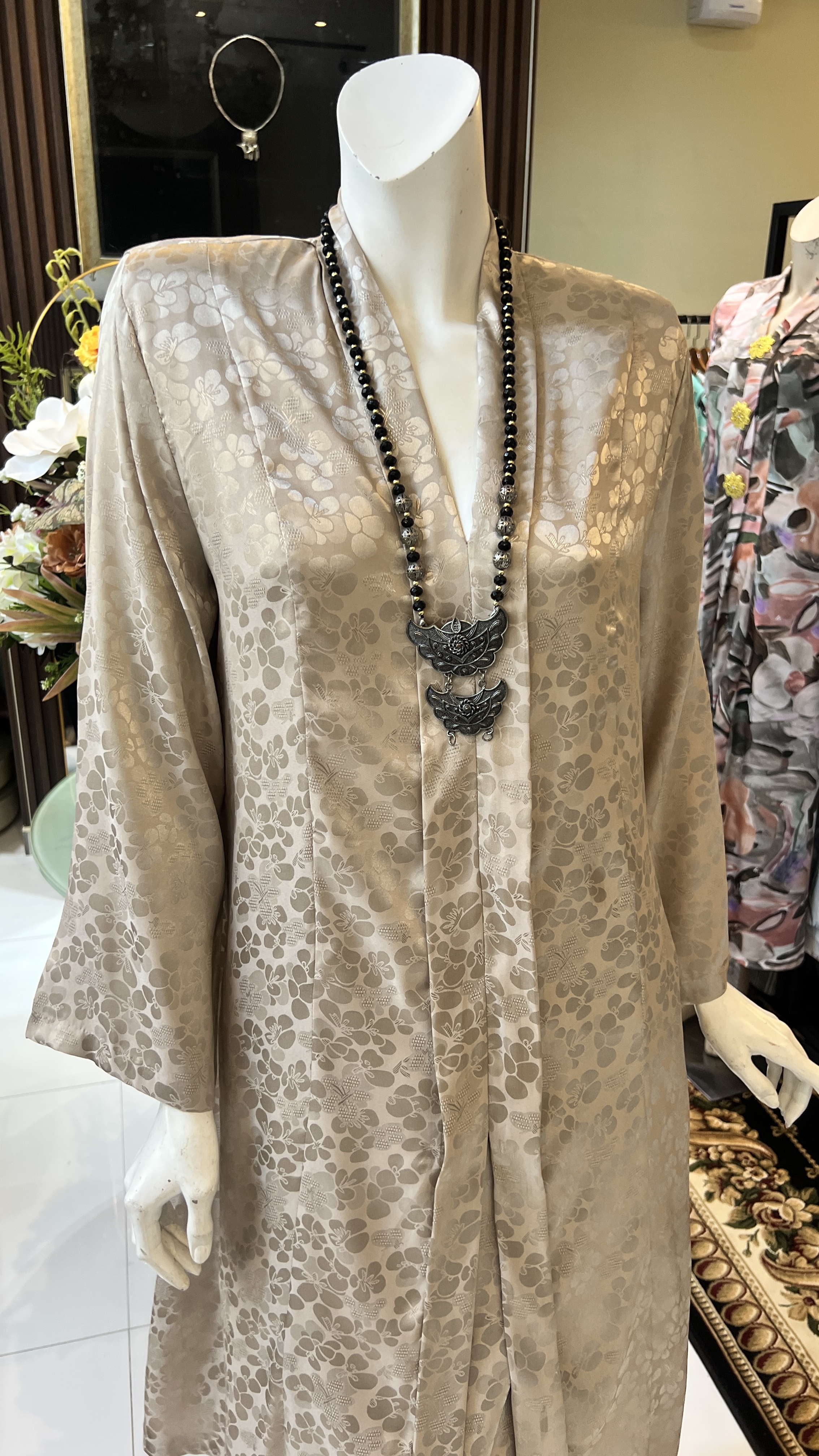 KEBAYA NIA ANGGUN