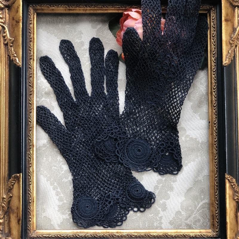 RARE! Vintage Pre-1950s Midnight Blue Hand-Crocheted Rose Trimmed and Square Motif Pattern Gloves (MT1916)