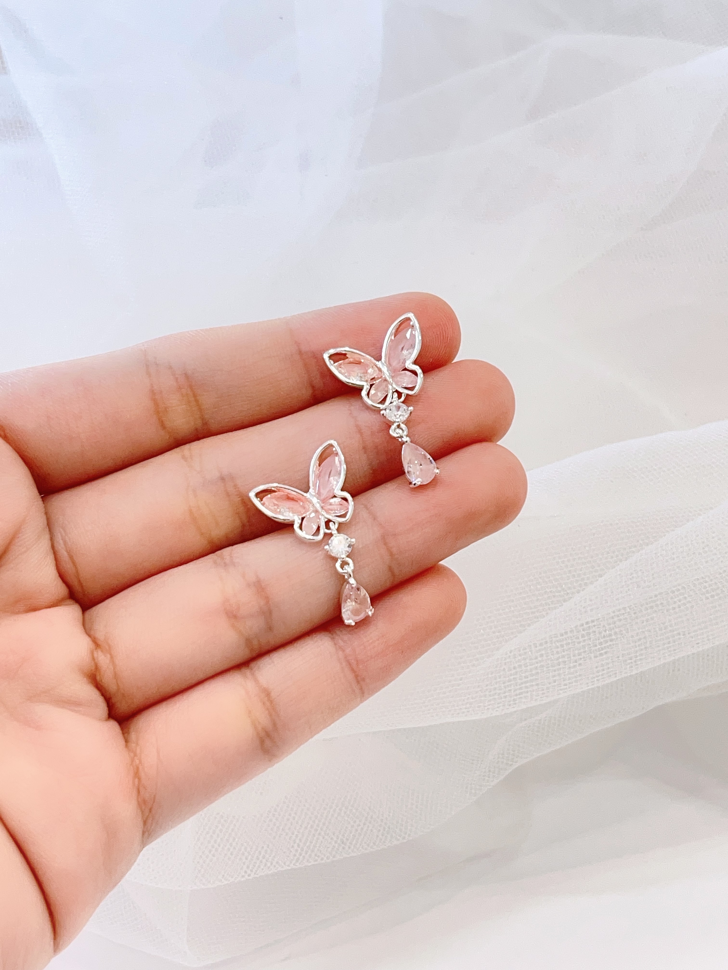 梦幻色系锆石蝴蝶水滴耳环