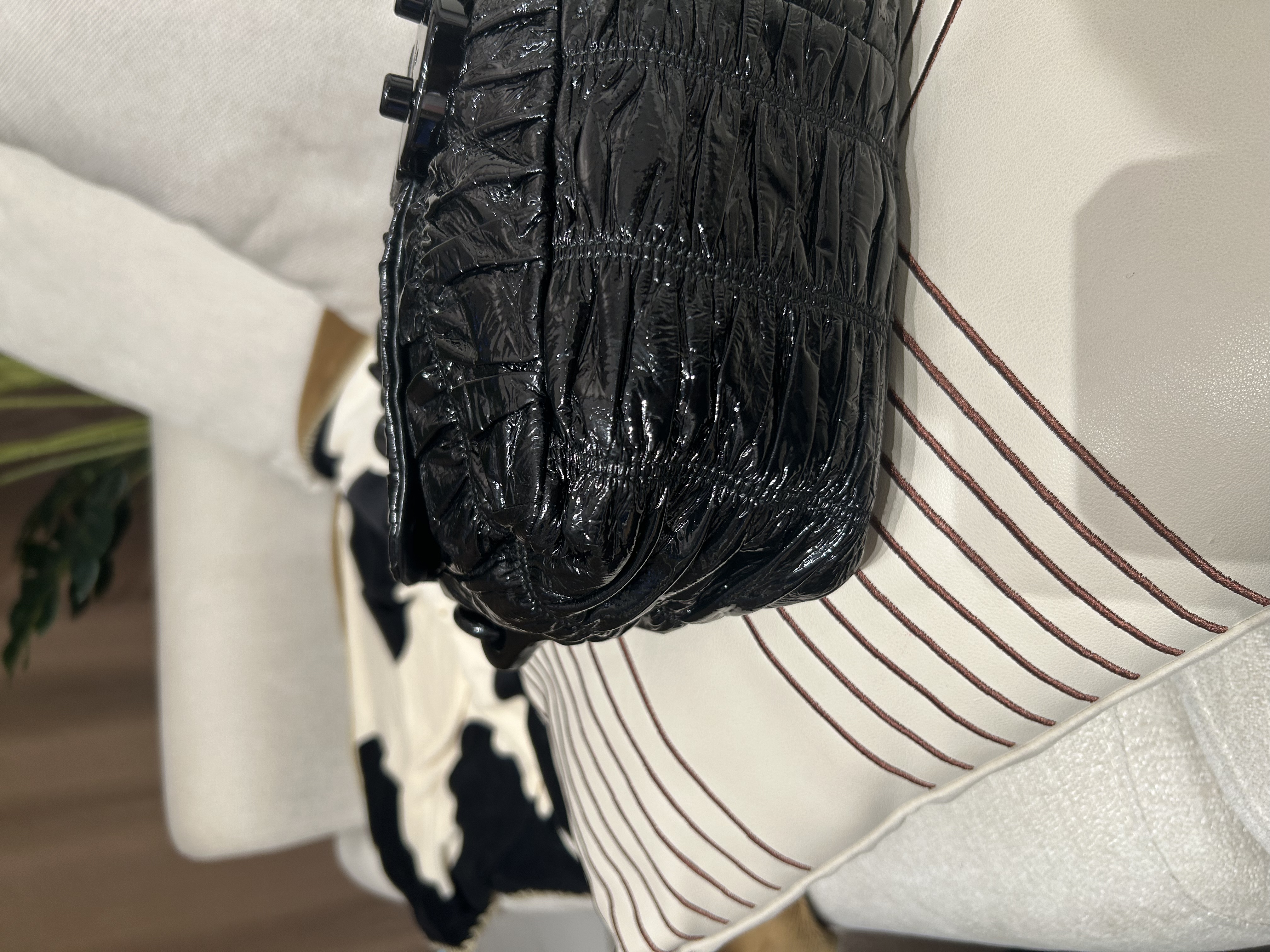 Prada Shoulder Bag 黑色油蠟皮 100%Authentic, 95%New ✅ certificate✅Dust bag