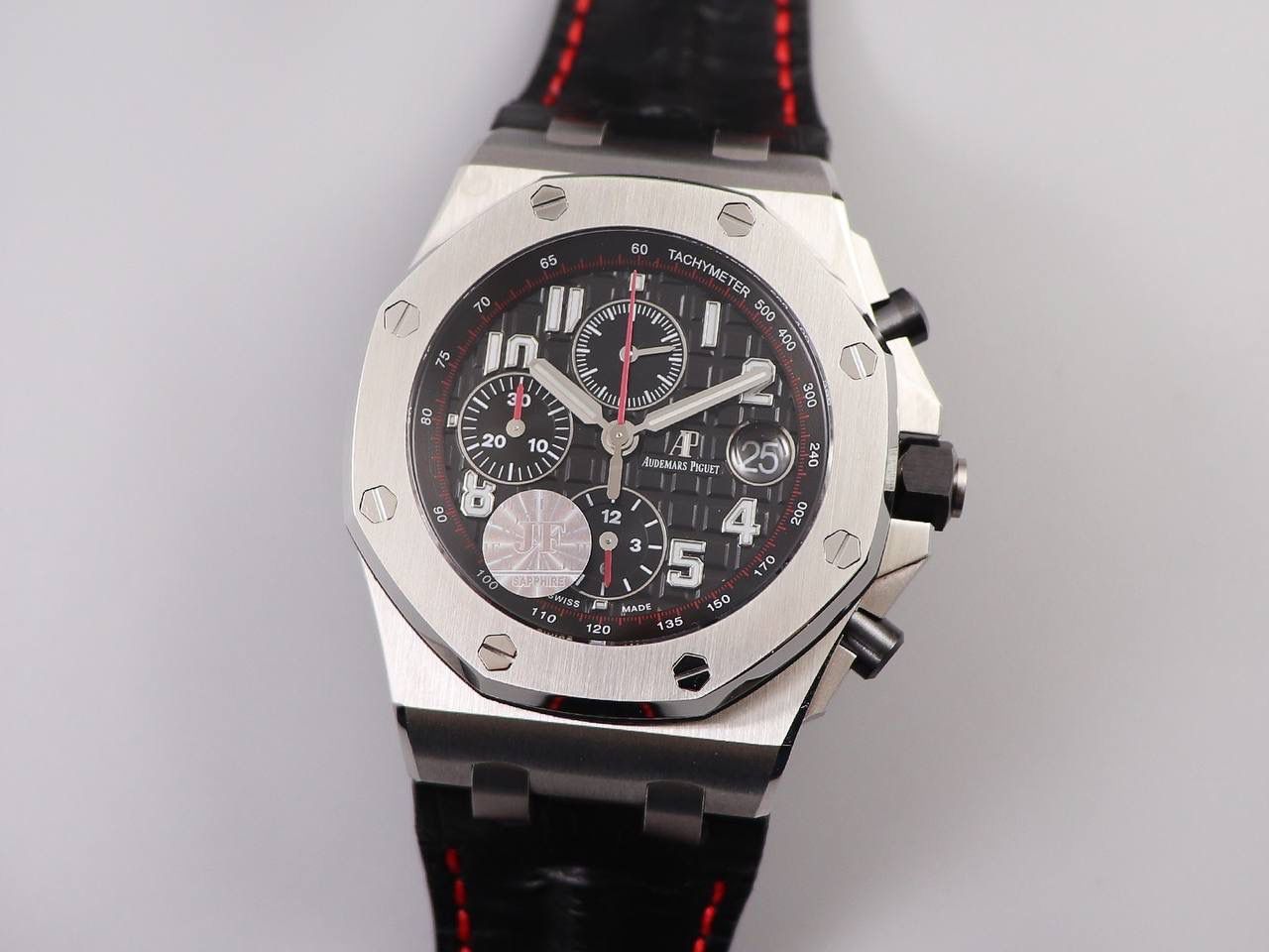 A P26470st黑面红秒V2版经典a p计时款式之一 搭载复刻原版3126机芯 直径42mm 厚度15.6mm 🔥注：JF的所有3126机芯系列是目前市面上壳身最薄和复刻程度最强的版本🔥🔥