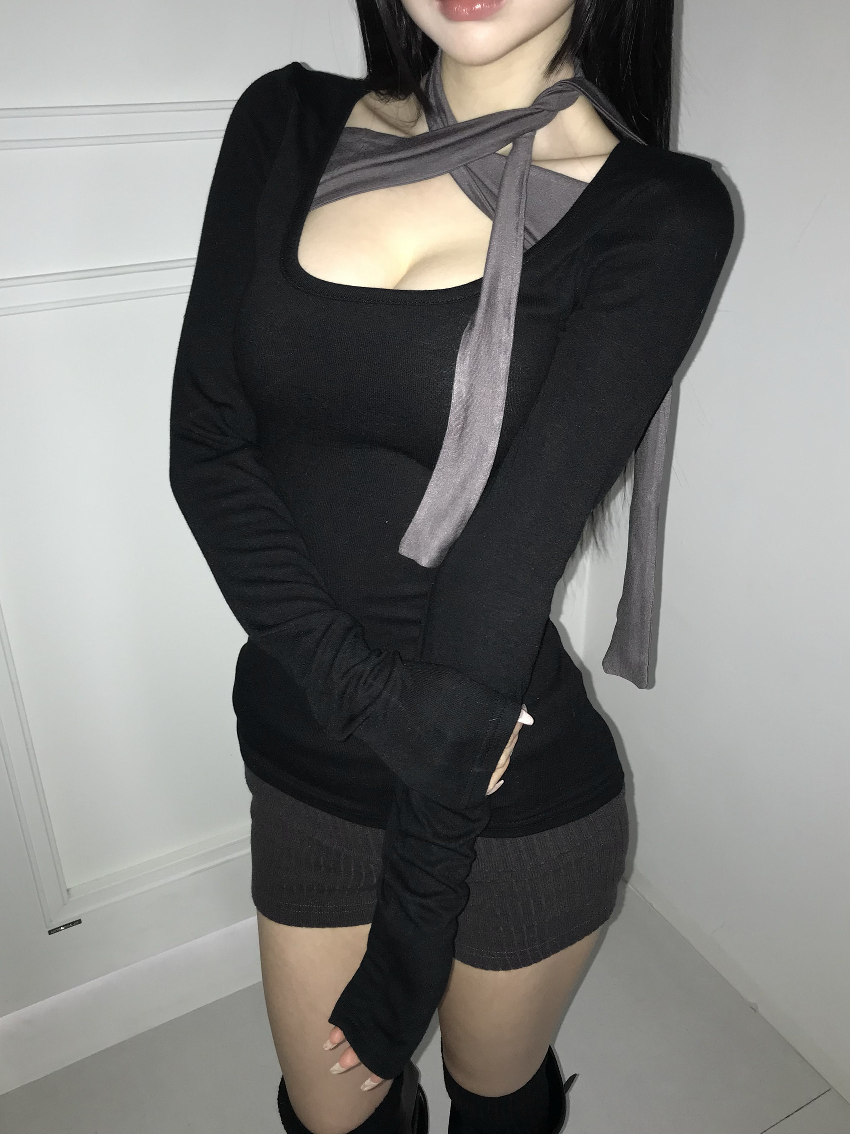 Tie-Front U Neck Long Sleeve Top