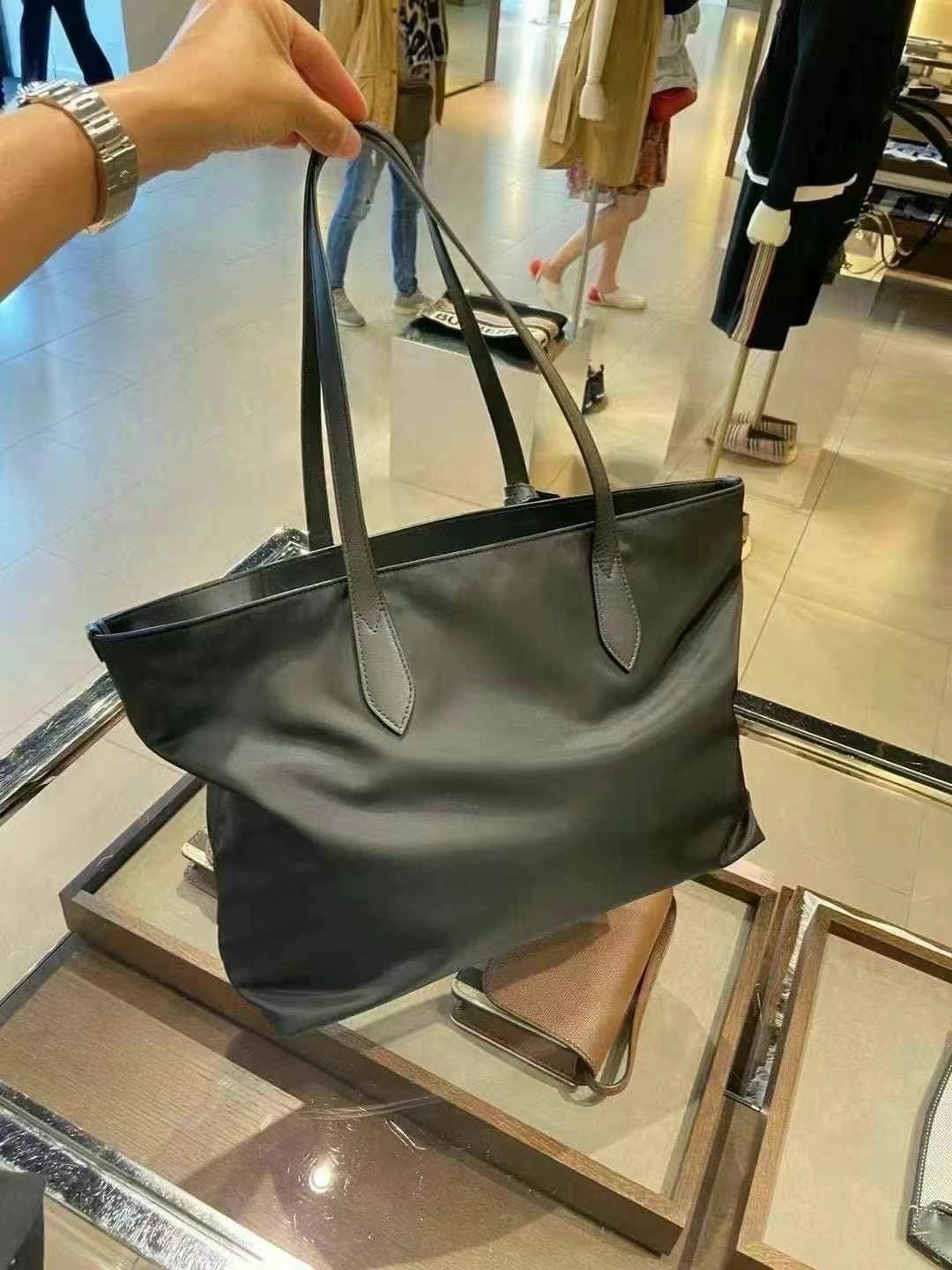 Burberry黑色Totebag