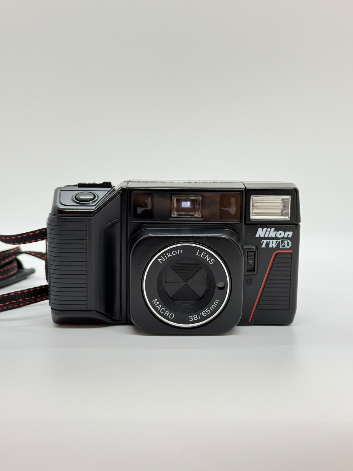Nikon L35 TWAD Point and Shoot (傻瓜機)菲林相機 
