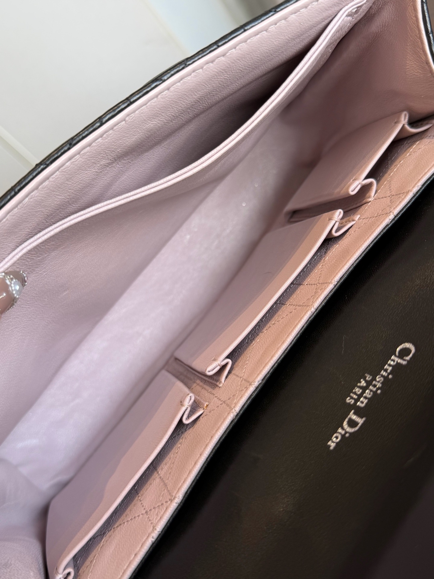 【預訂貨品】Dior黑銀金屬藤格紋羊皮包