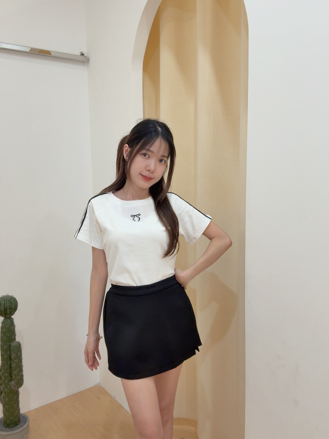 杠条蝴蝶结刺绣纯棉上衣 R2638