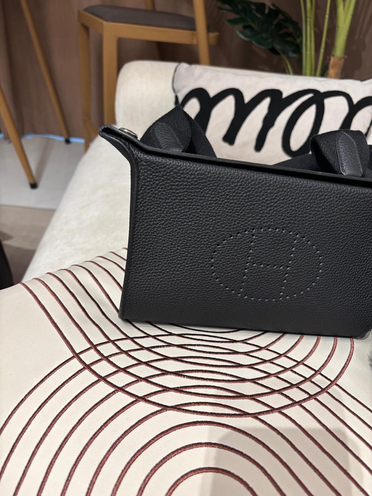 全新 Hermes Videpoches Noir Stamp B 100%Authentic, Brand New ✅收據副本✅Dust bag✅Box