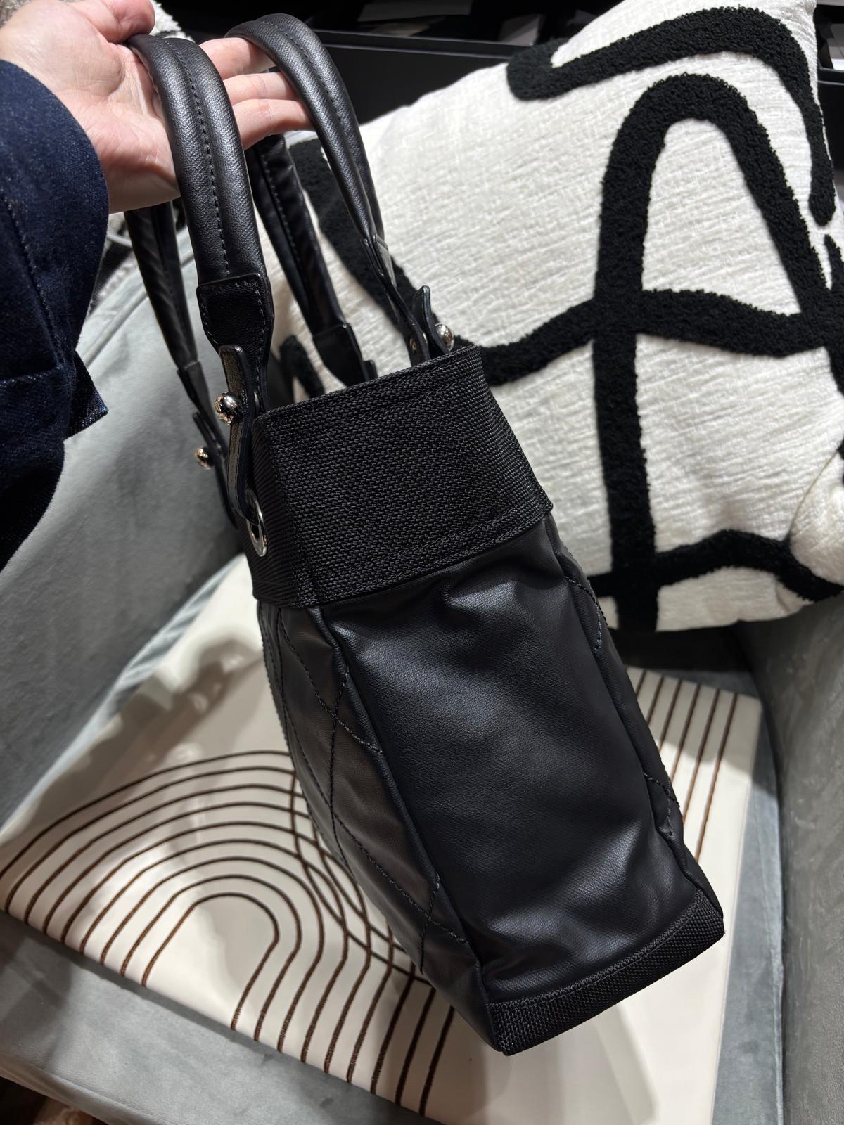 Chanel Paris biarritz Tote Bag 100%Authentic, 95%New ✅Card✅Dust bag