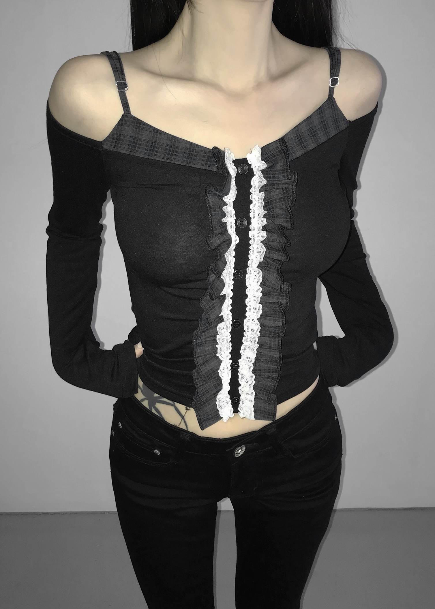 Contrast Lace Ruffle Off-Shoulder Top