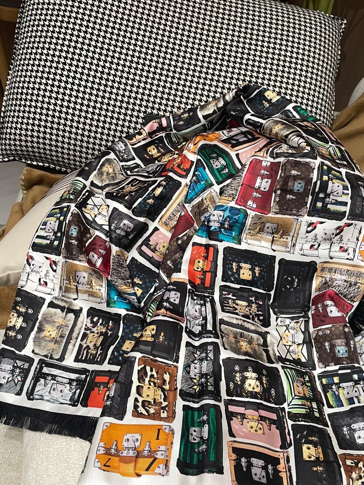 LV Scarf 100%Authentic,99%new ✅box 
