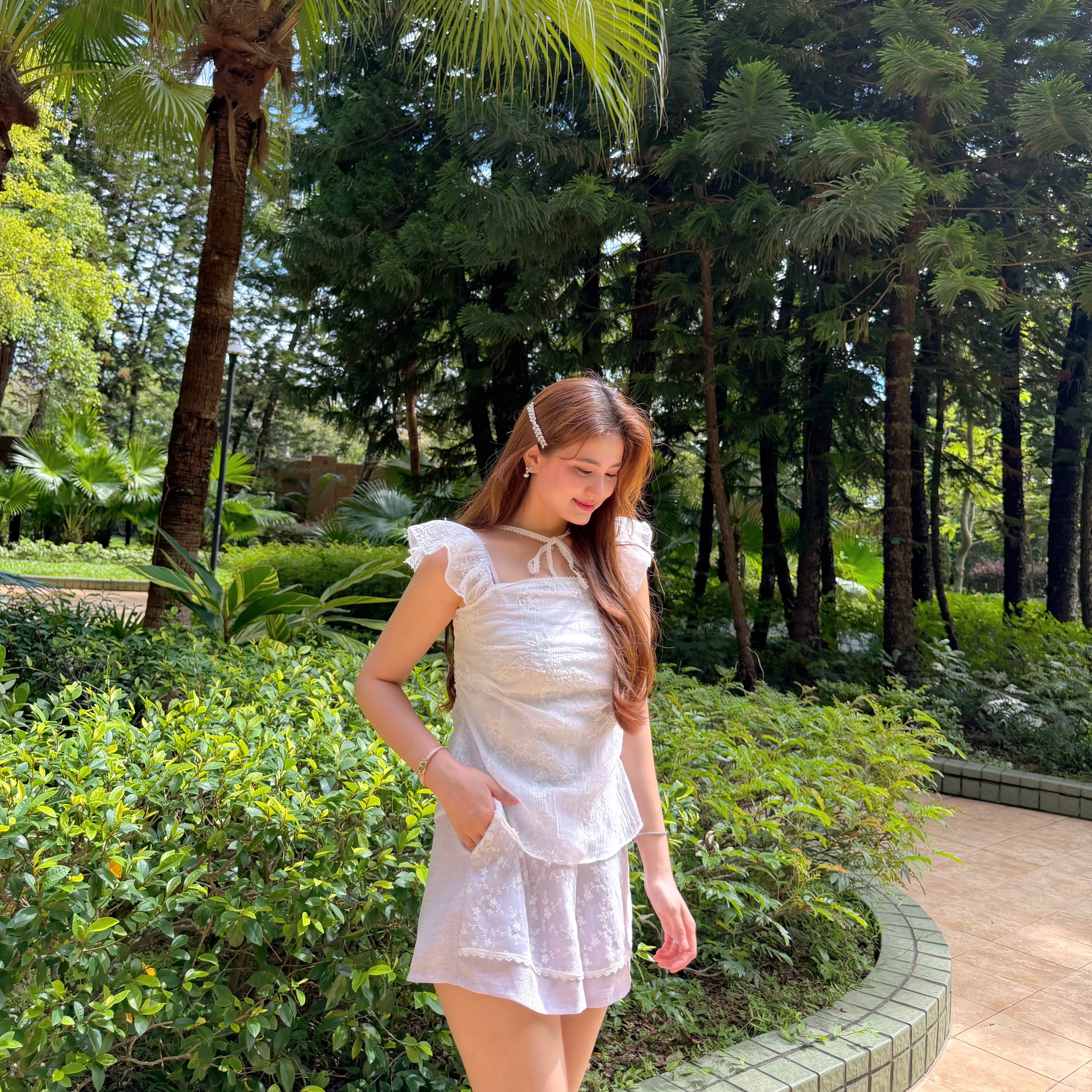 #HANNA-made# Whisper Ruffle Embroidered Blouse