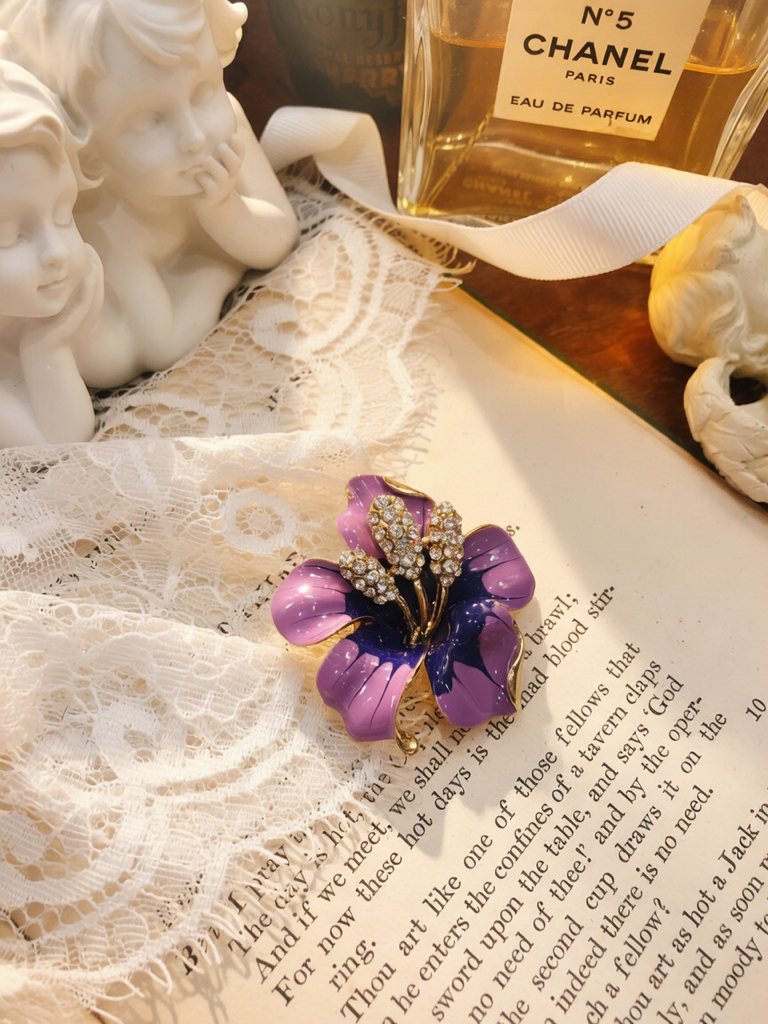 博物學家的貴族手稿 ∙ 西洋古董多美學造型胸針系列 The Naturalist’s Royal Folio ∙ Vintage Multi-Theme Statement Brooch Collection