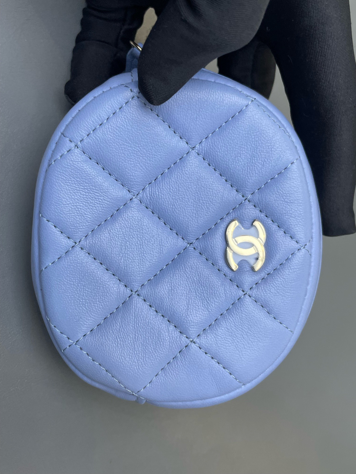 【預訂貨品】Chanel 天空藍金扣羊皮散子包